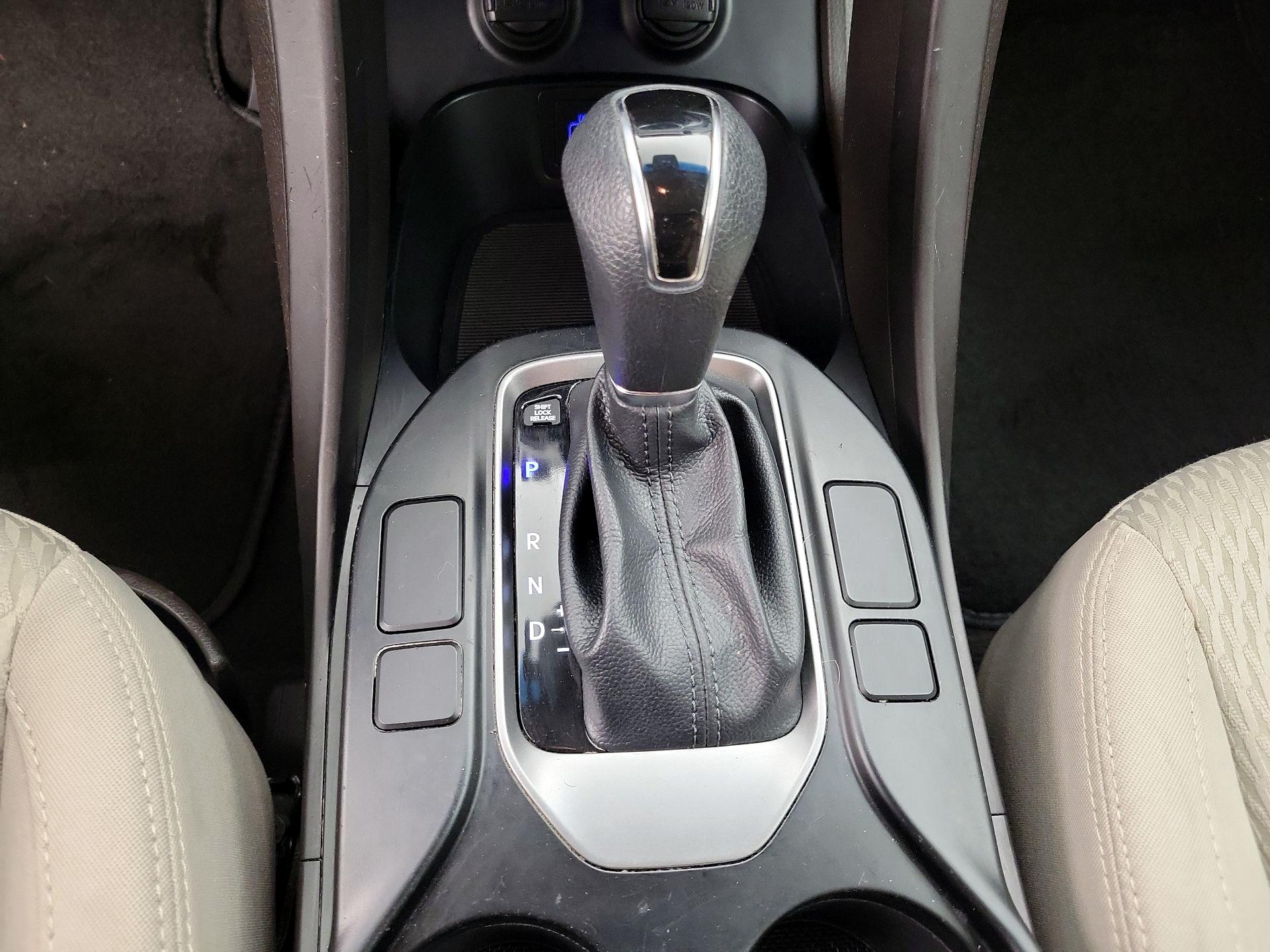Thumbnail: 2018 Hyundai Santa Fe - 17