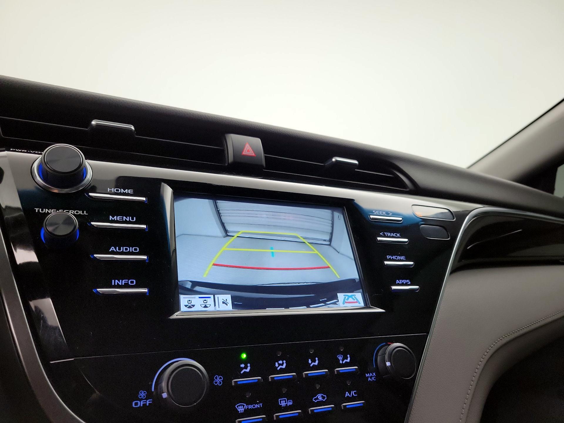 Thumbnail: 2018 Toyota Camry - 14