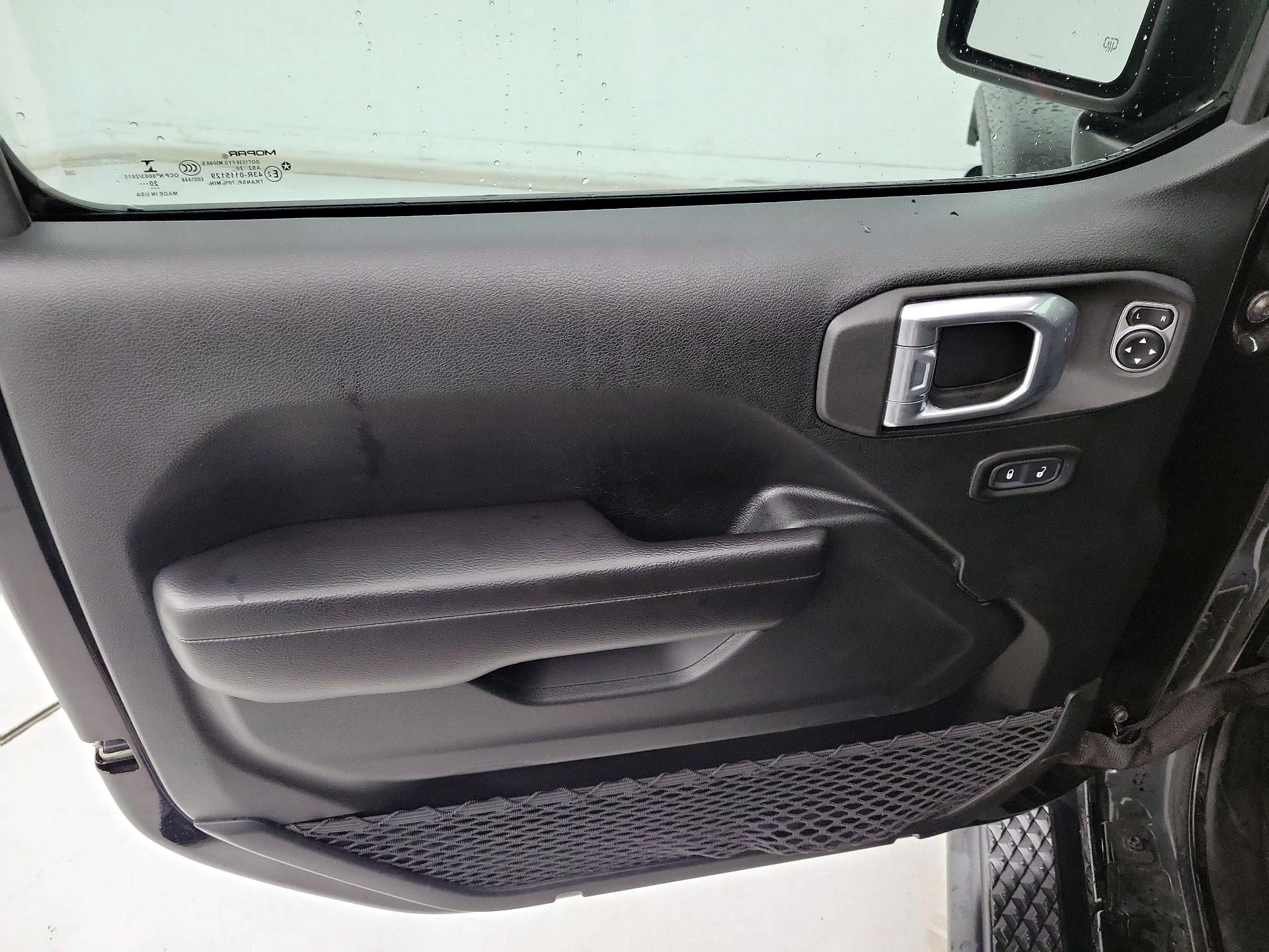 Thumbnail: 2021 Jeep Gladiator - 12