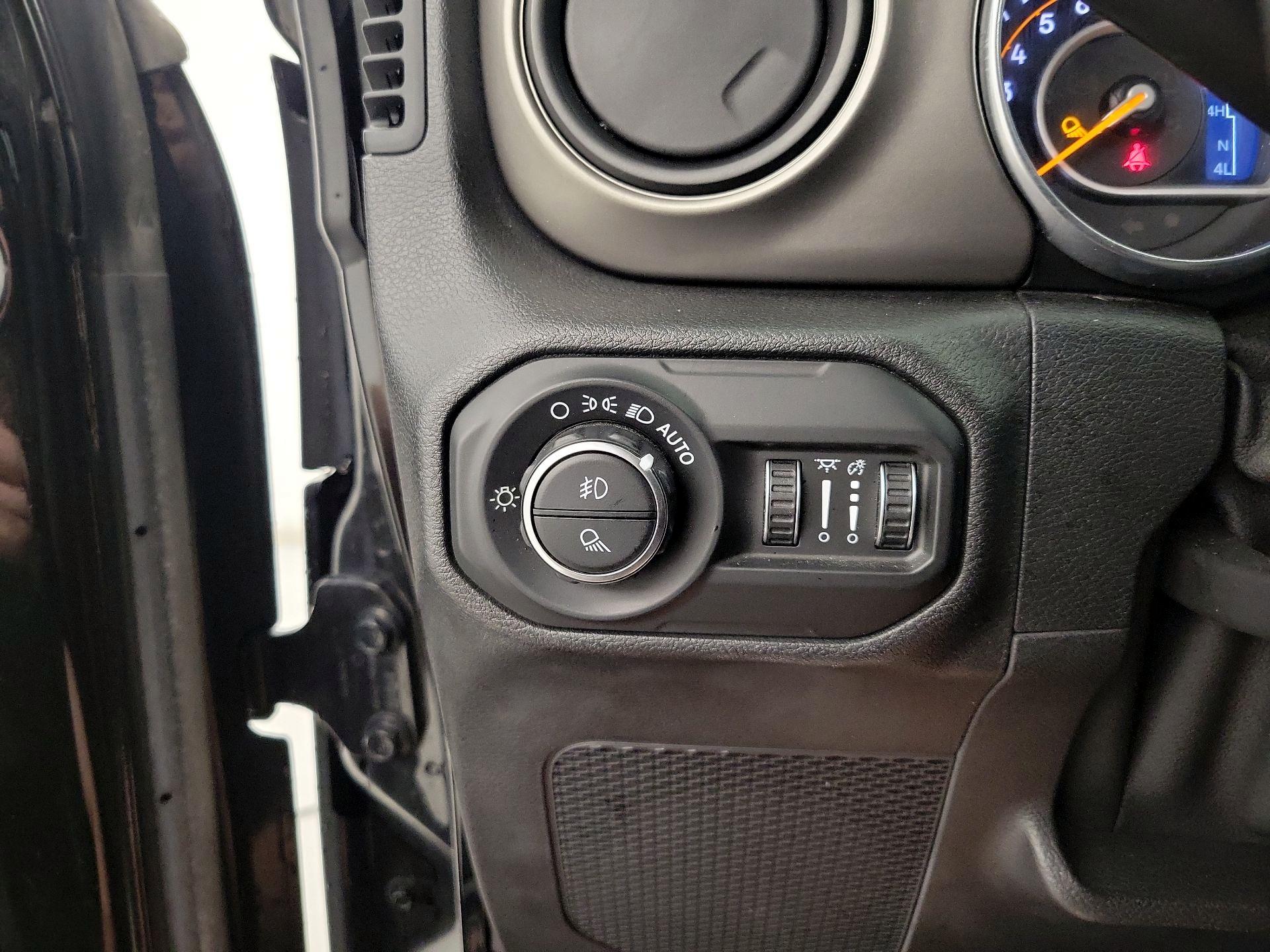 Thumbnail: 2021 Jeep Gladiator - 13