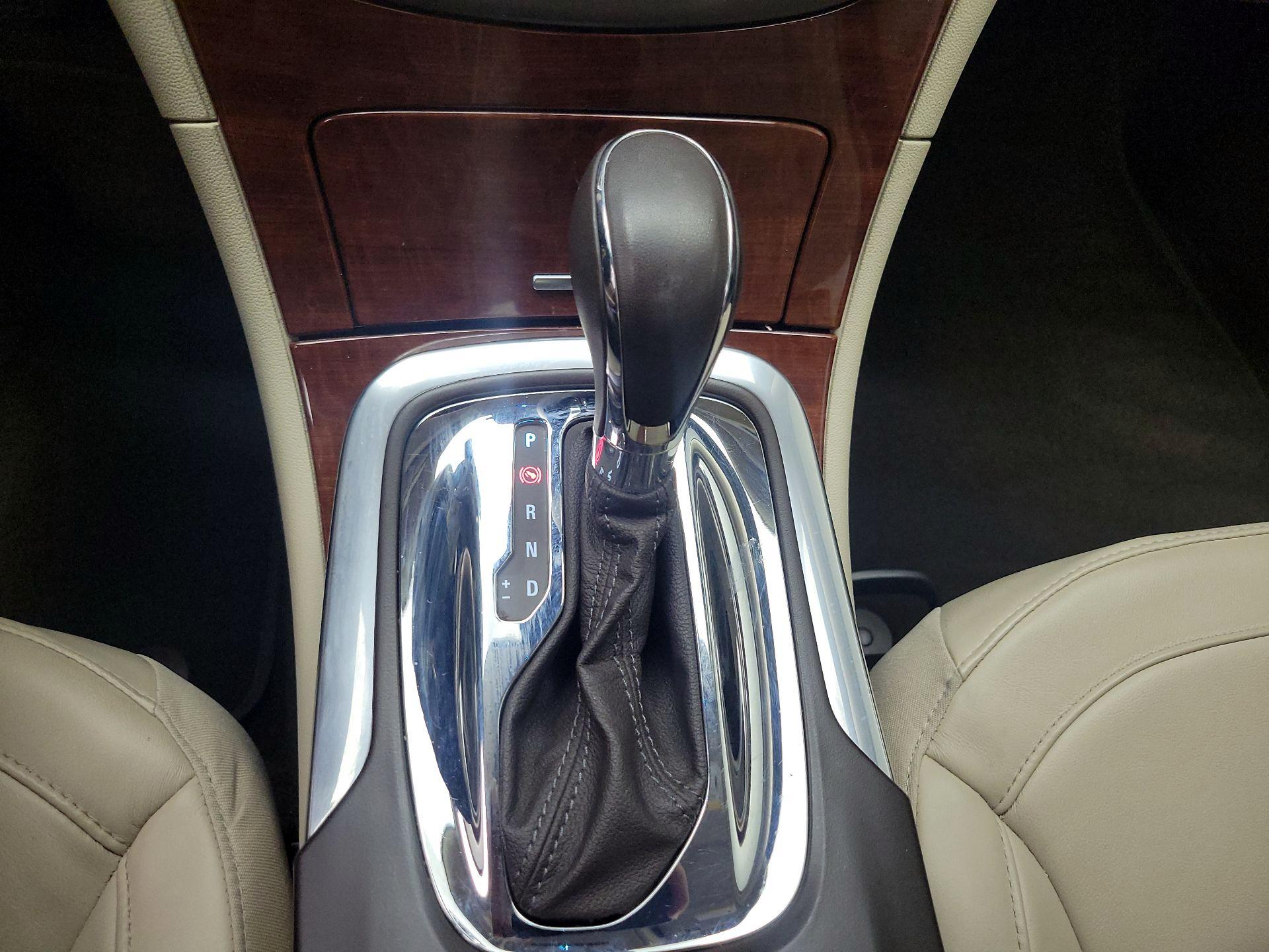 Thumbnail: 2015 Buick Regal - 18
