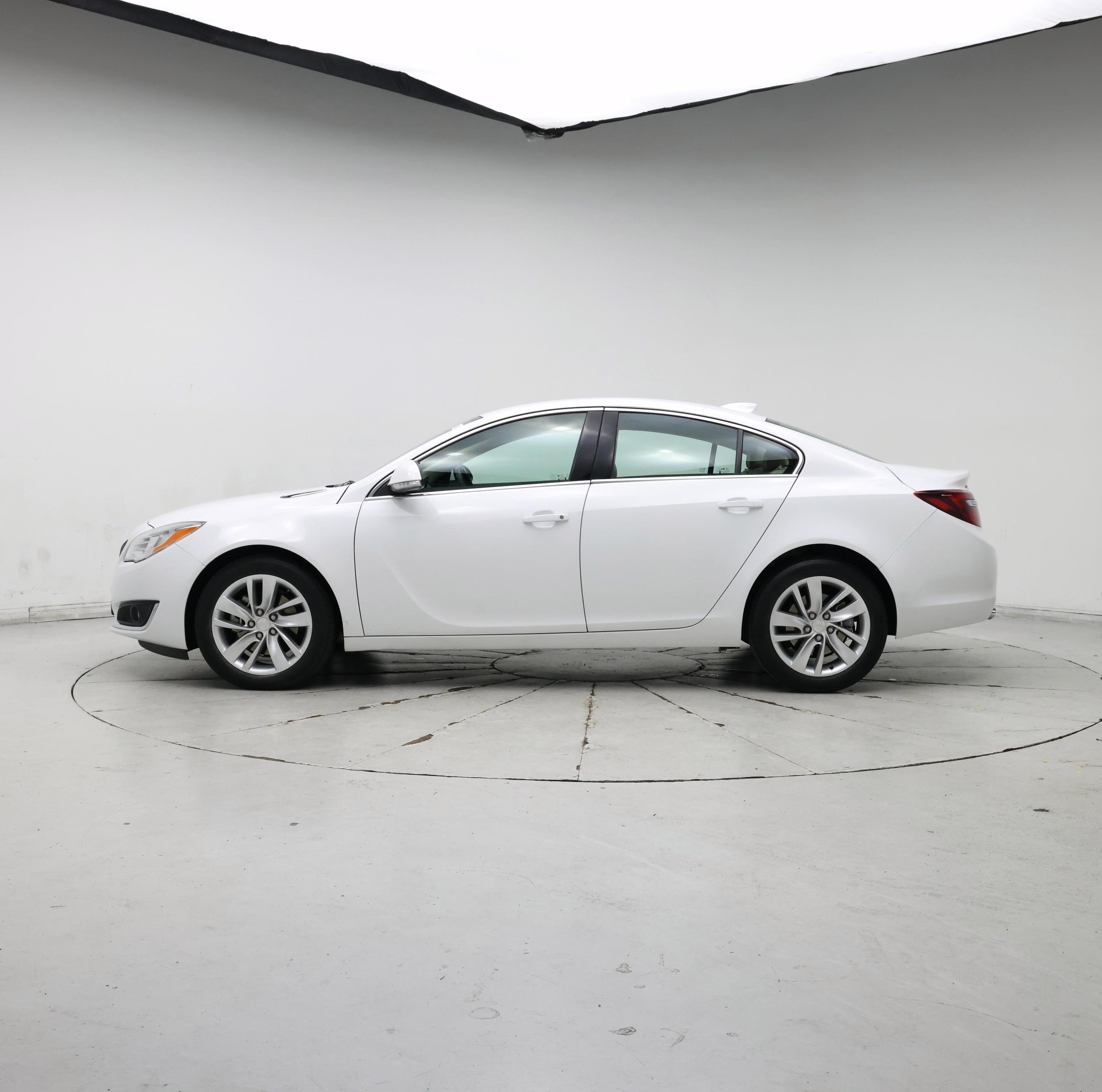 Thumbnail: 2015 Buick Regal - 3