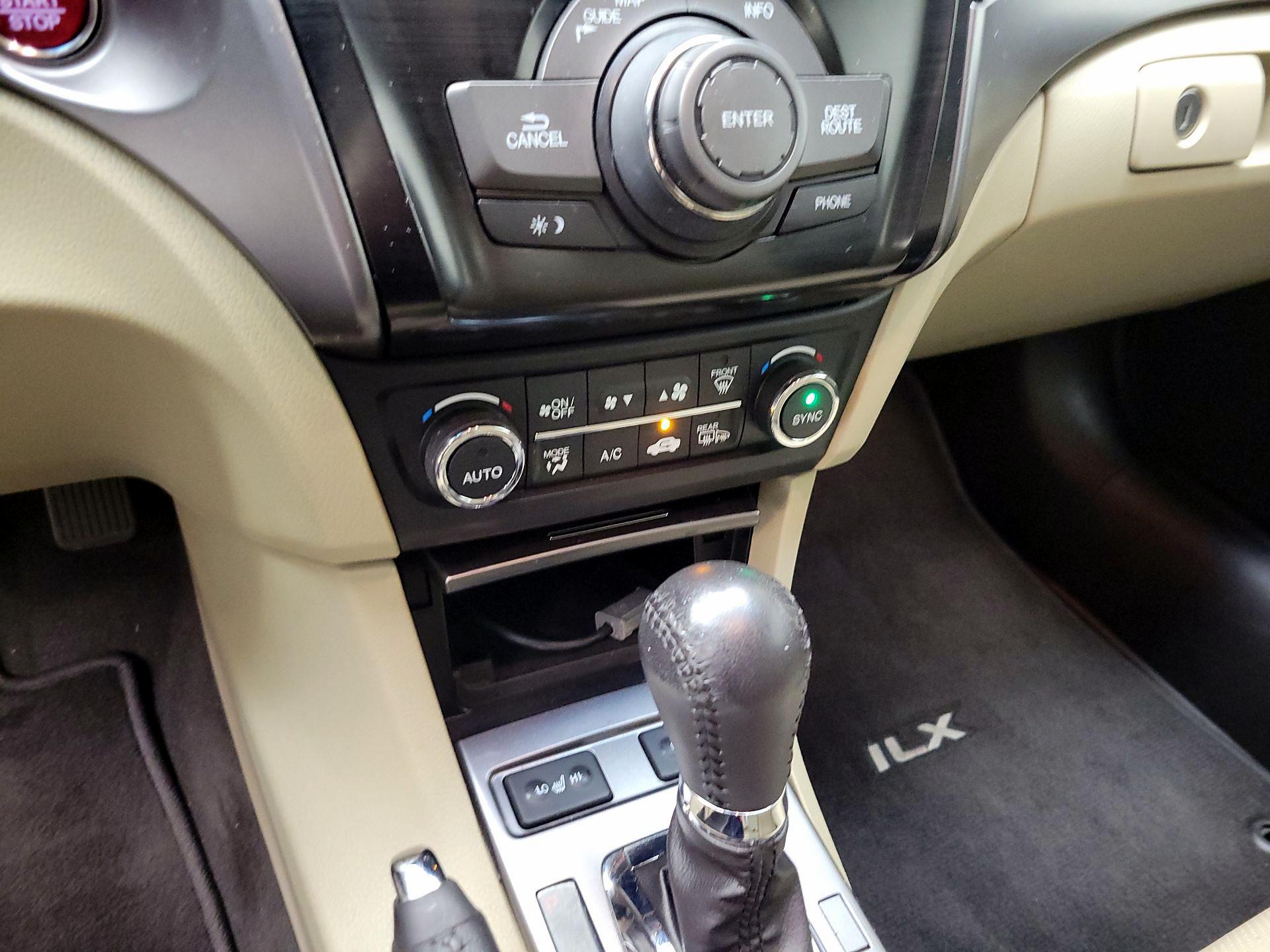Thumbnail: 2014 Acura ILX - 17