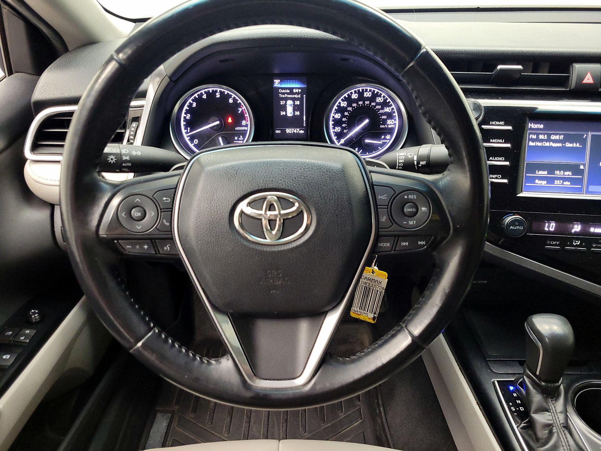 Thumbnail: 2018 Toyota Camry - 10