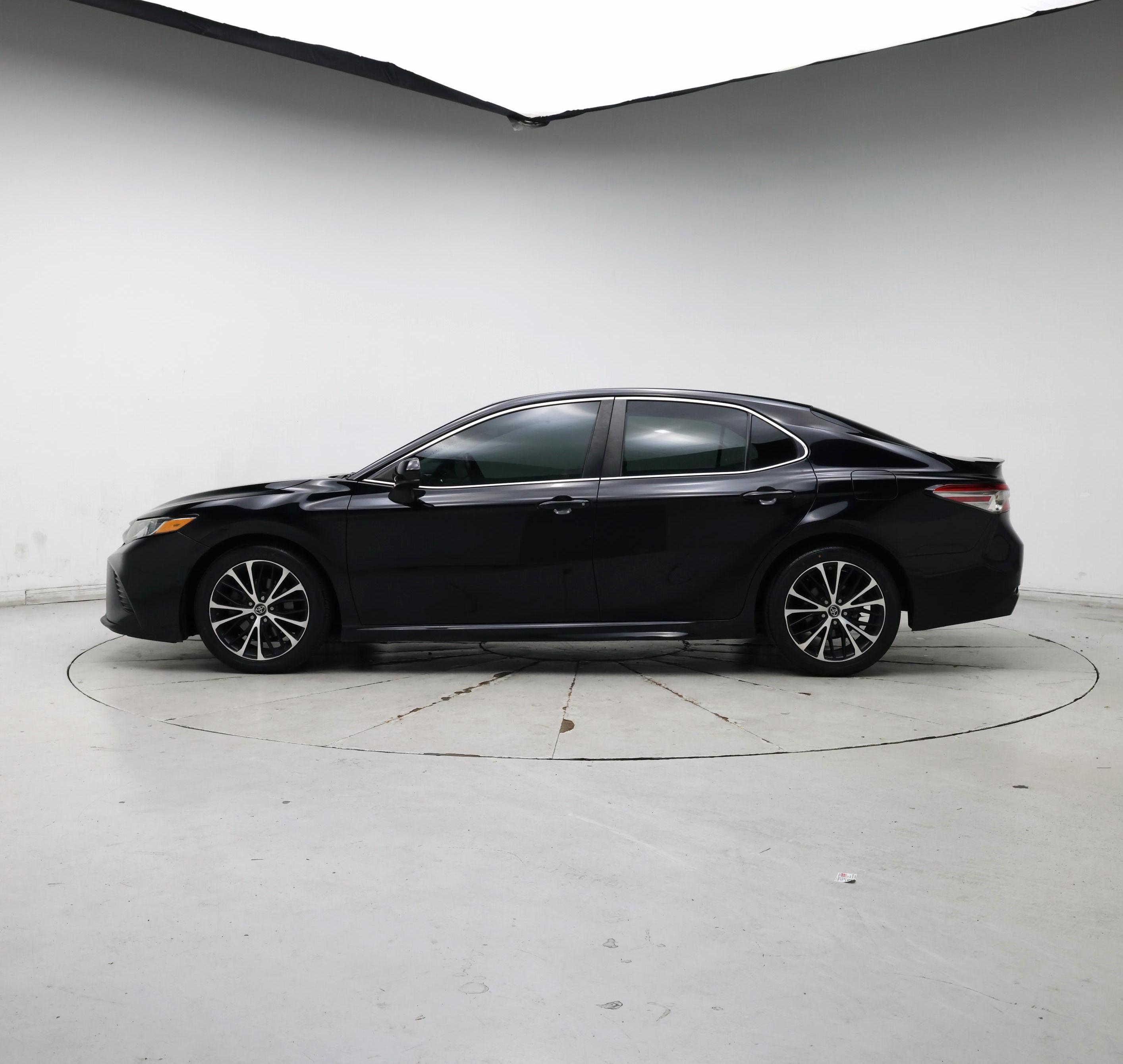 Thumbnail: 2018 Toyota Camry - 3