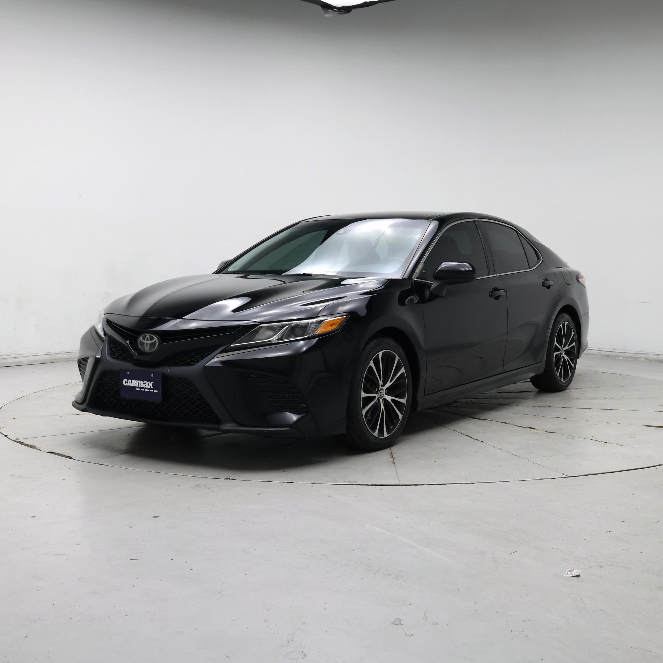 Thumbnail: 2018 Toyota Camry - 4