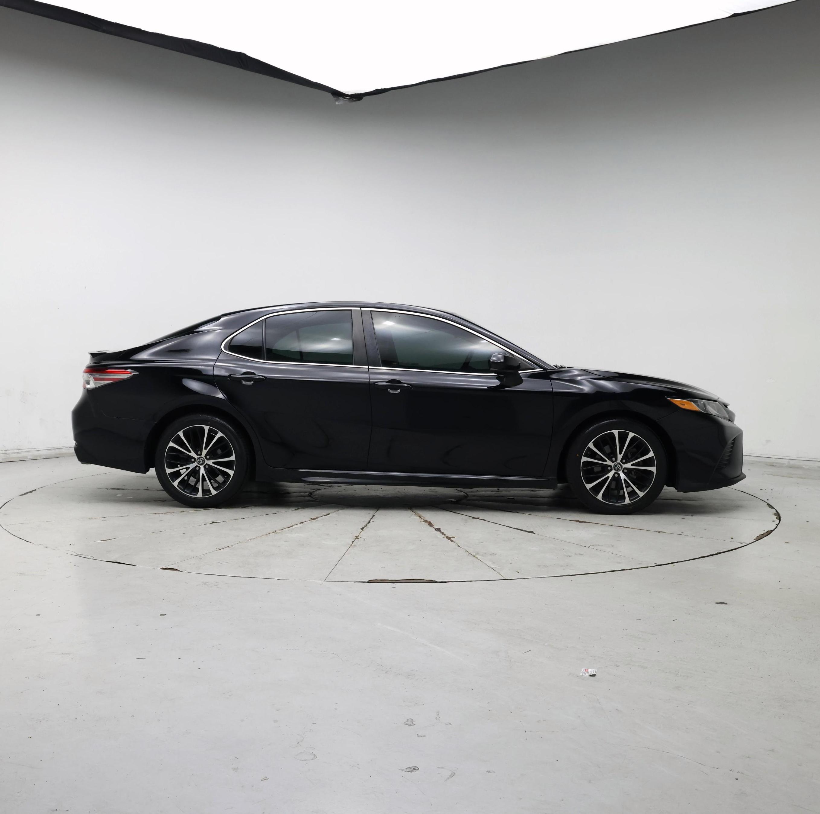 Thumbnail: 2018 Toyota Camry - 7