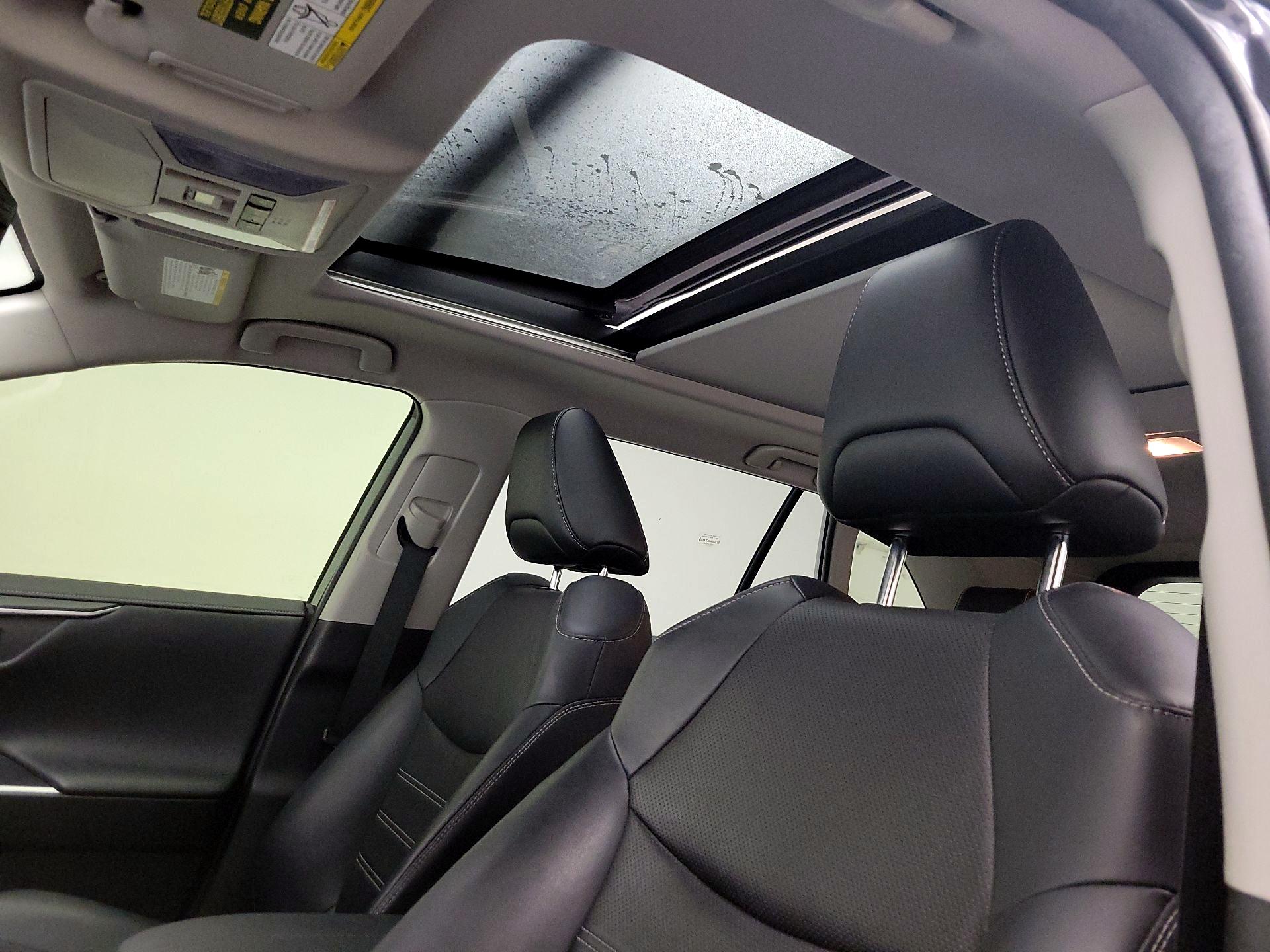 Thumbnail: 2020 Toyota RAV4 - 20