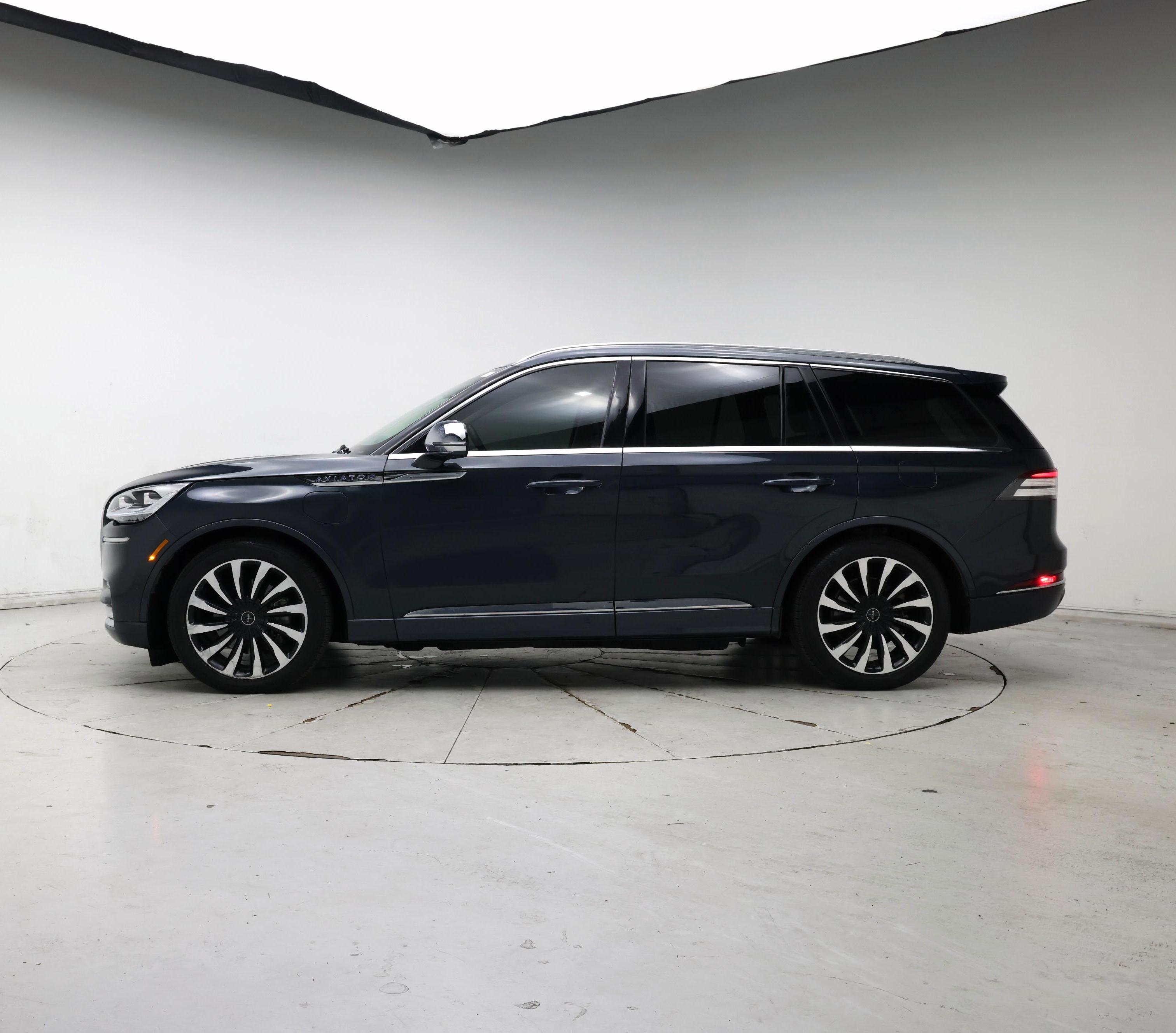 Thumbnail: 2021 Lincoln Aviator - 3