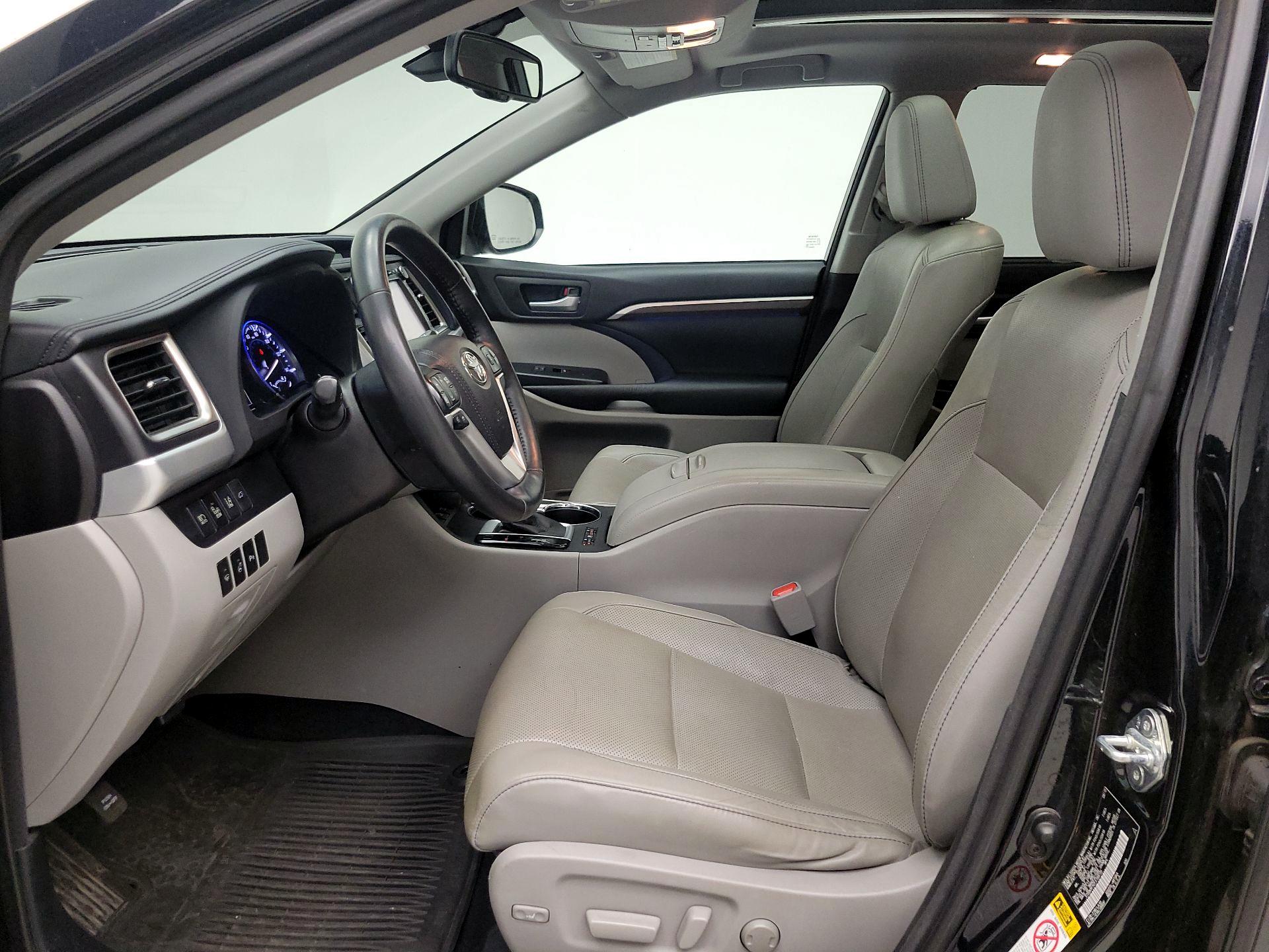 Thumbnail: 2015 Toyota Highlander - 11