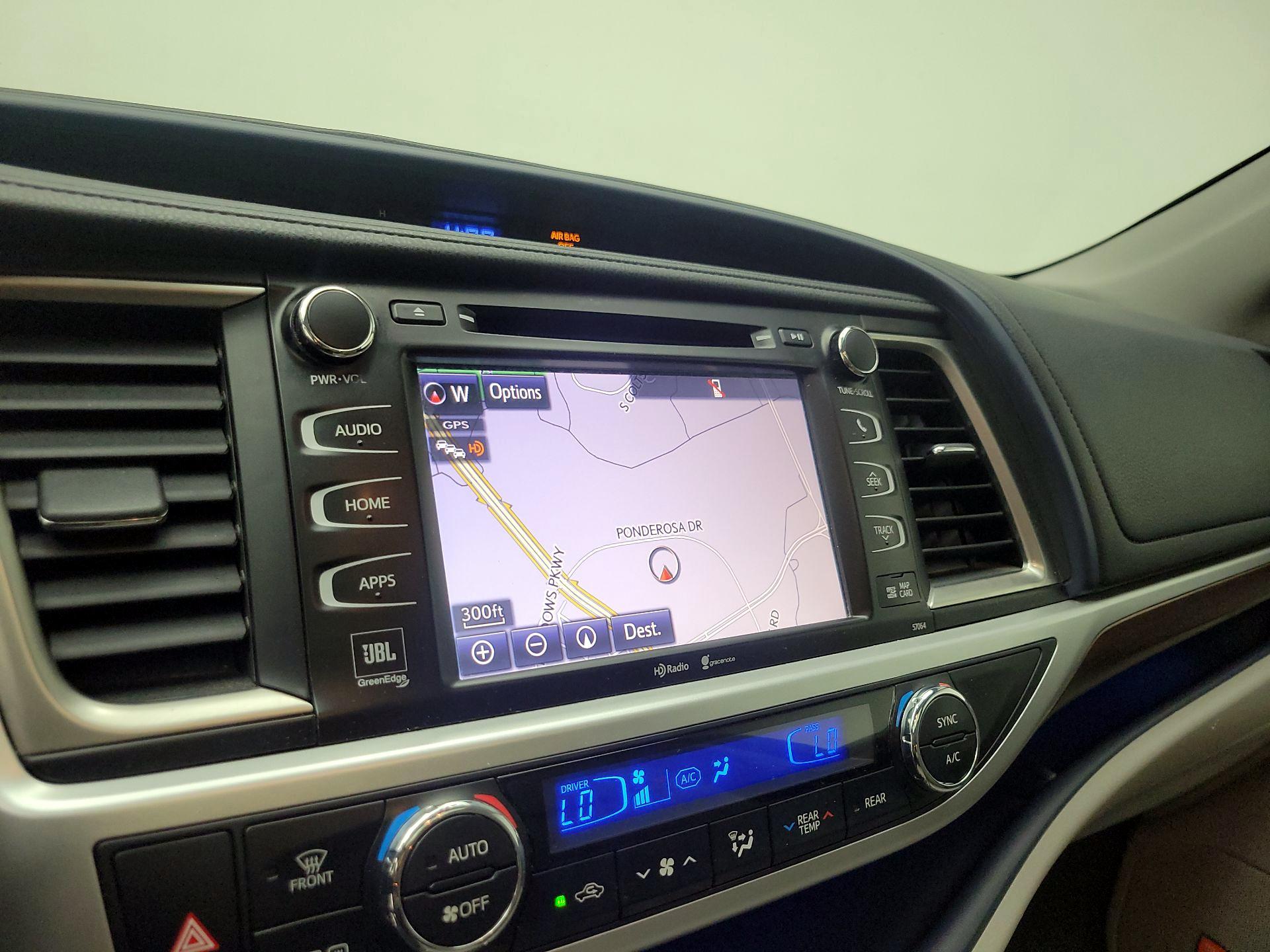 Thumbnail: 2015 Toyota Highlander - 14
