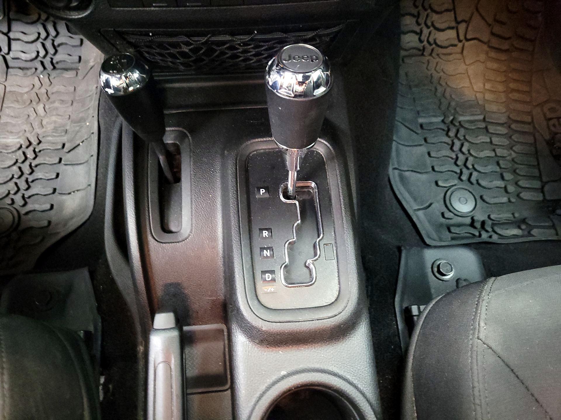 Thumbnail: 2018 Jeep Wrangler - 15