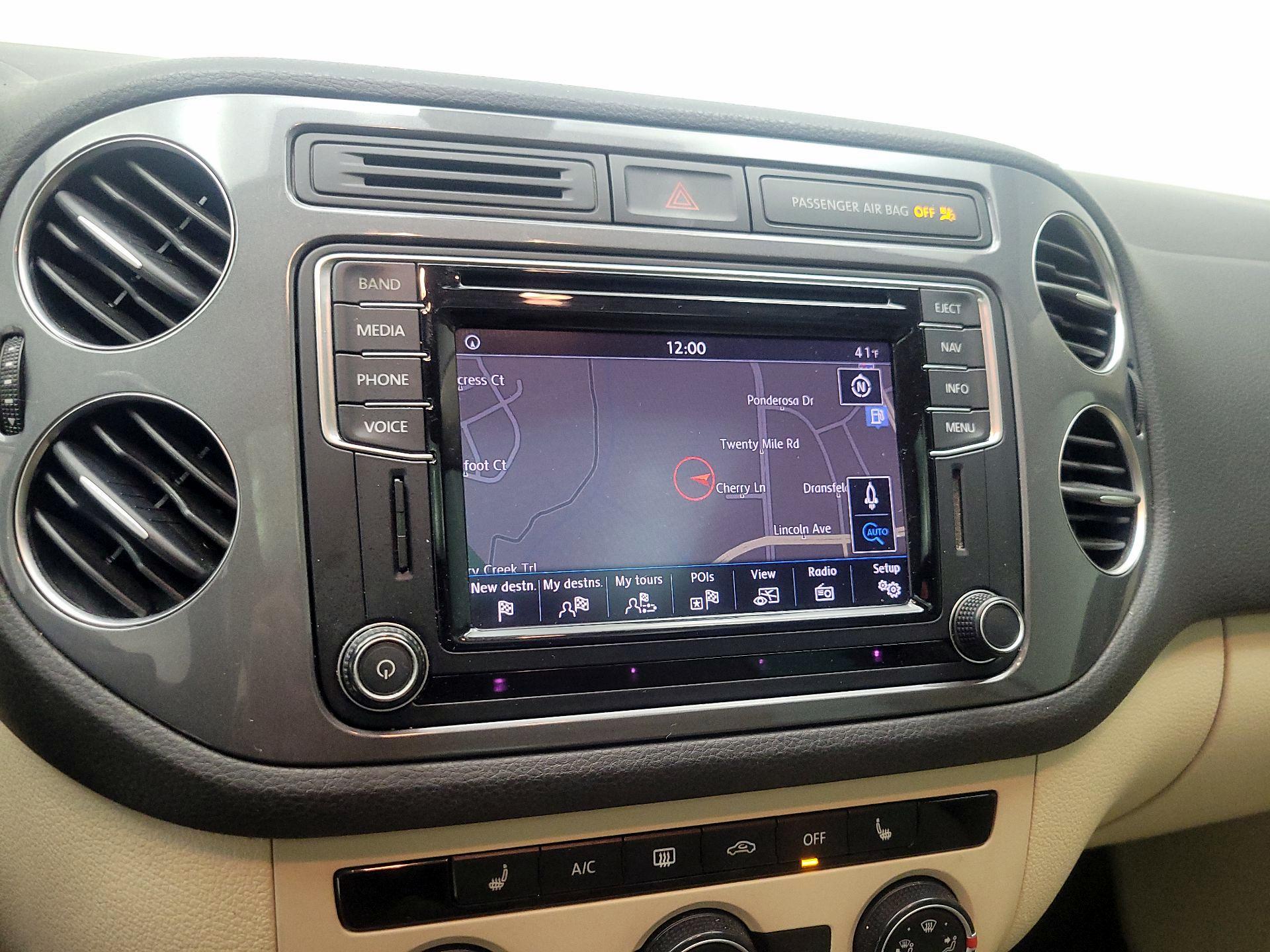 Thumbnail: 2016 Volkswagen Tiguan - 14