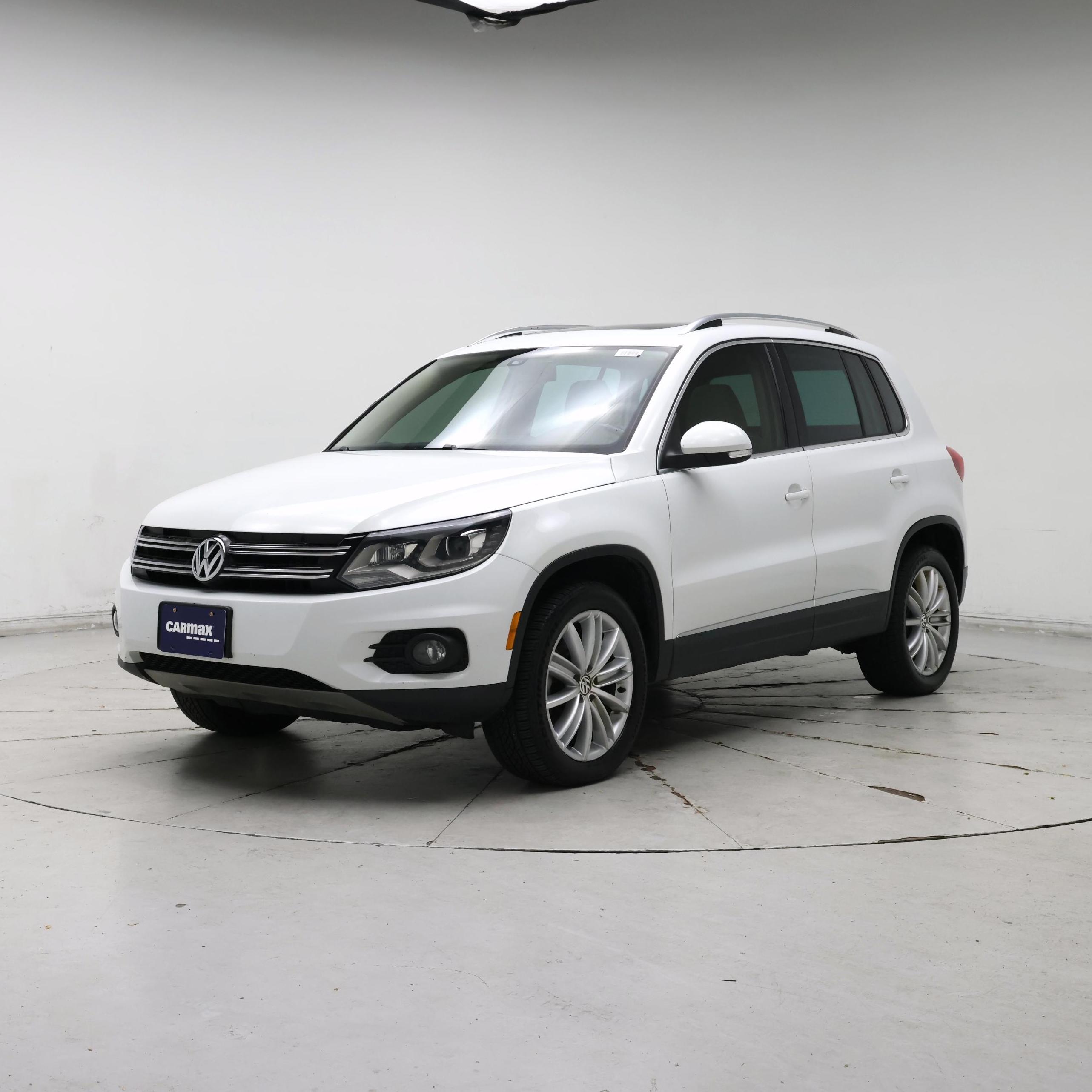 Thumbnail: 2016 Volkswagen Tiguan - 4