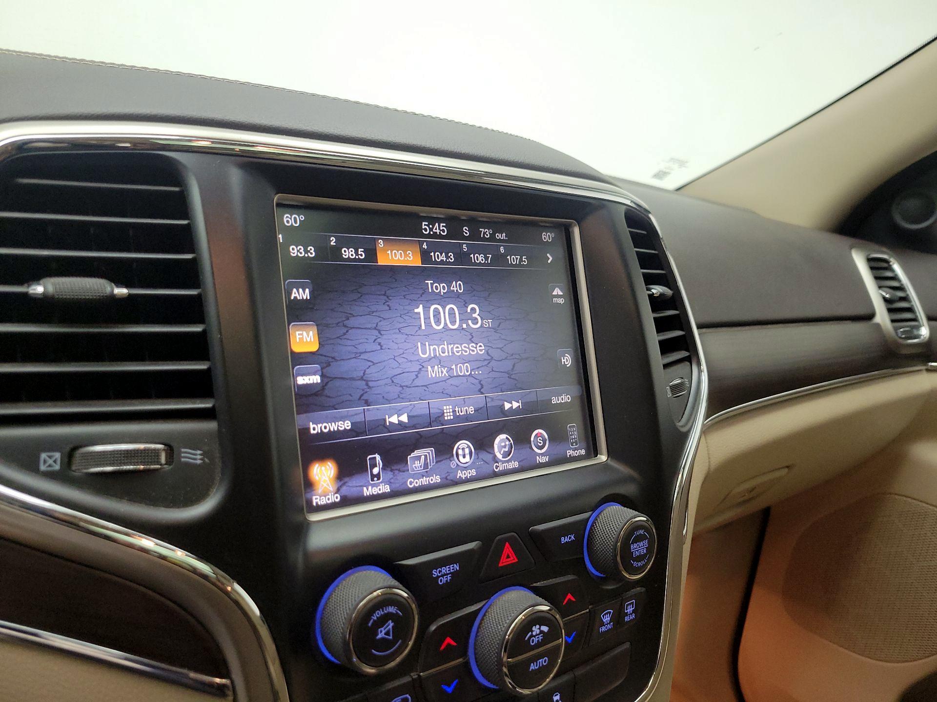 Thumbnail: 2015 Jeep Grand Cherokee - 16