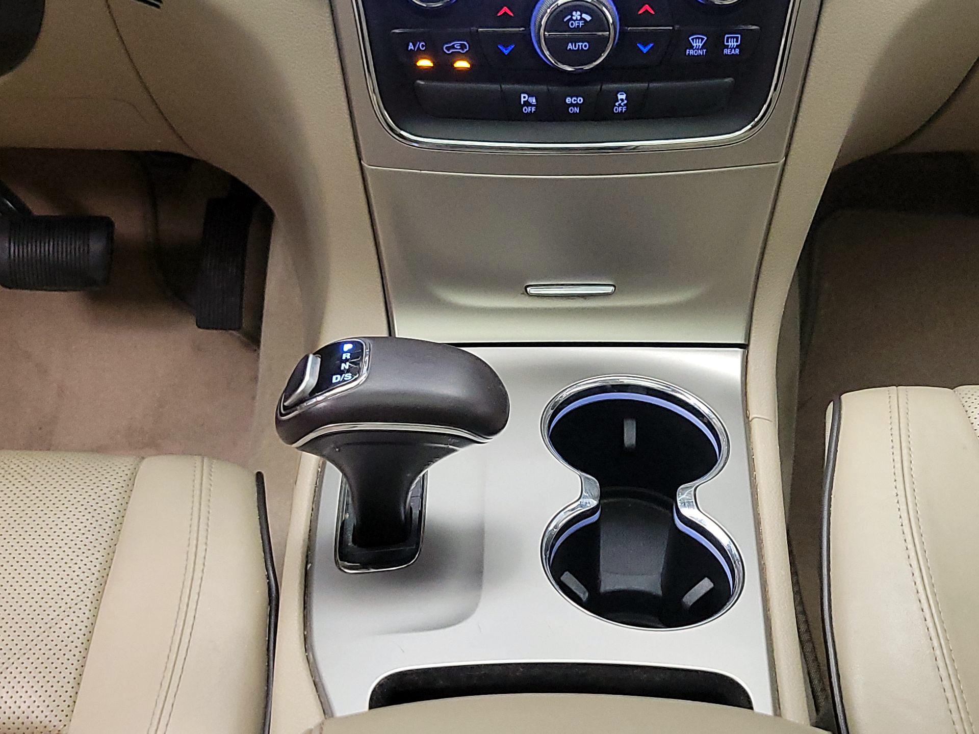 Thumbnail: 2015 Jeep Grand Cherokee - 18