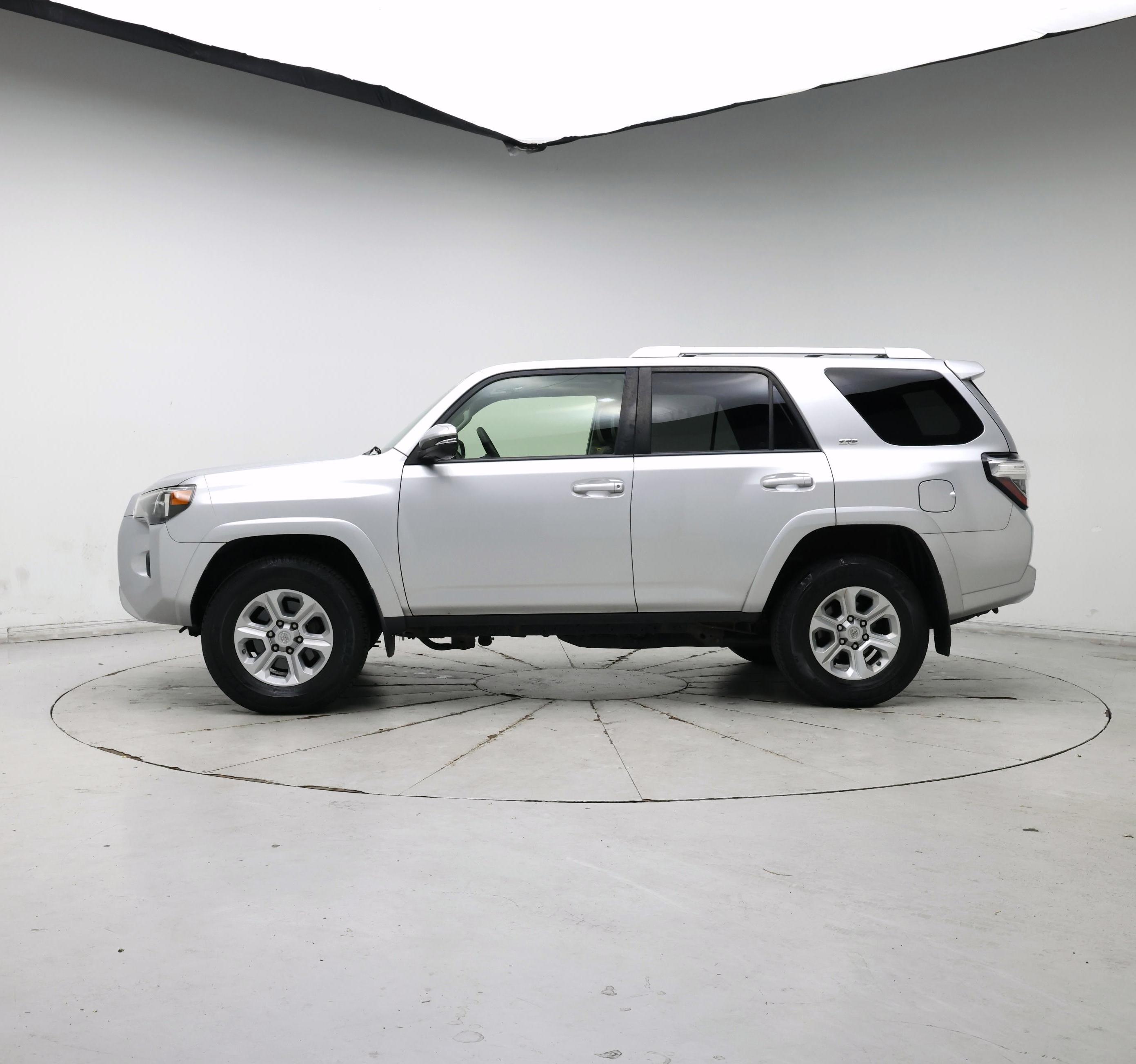 Thumbnail: 2018 Toyota 4Runner - 3