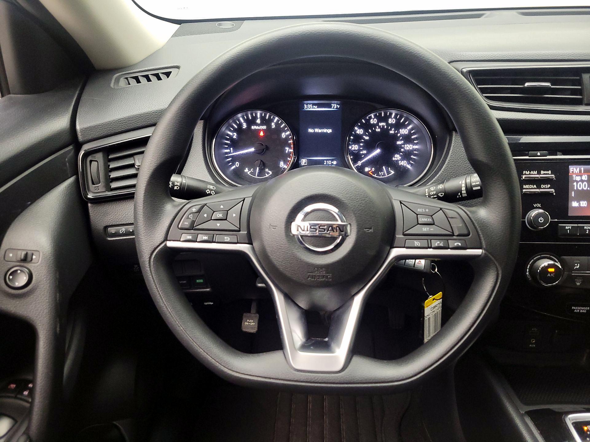 Thumbnail: 2017 Nissan Rogue - 10