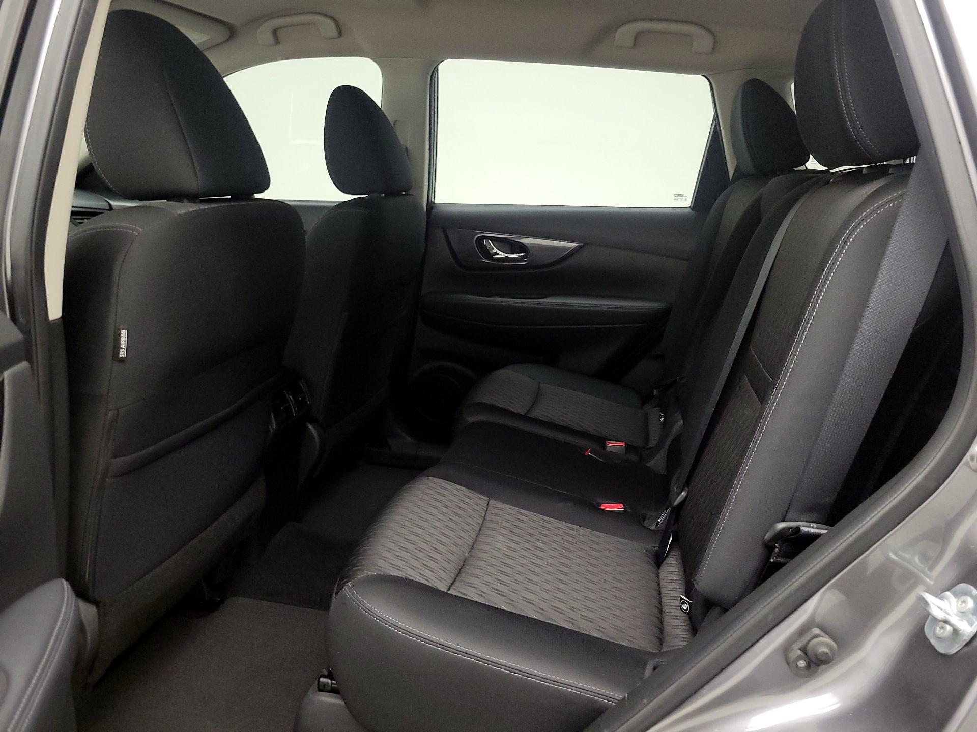 Thumbnail: 2017 Nissan Rogue - 19