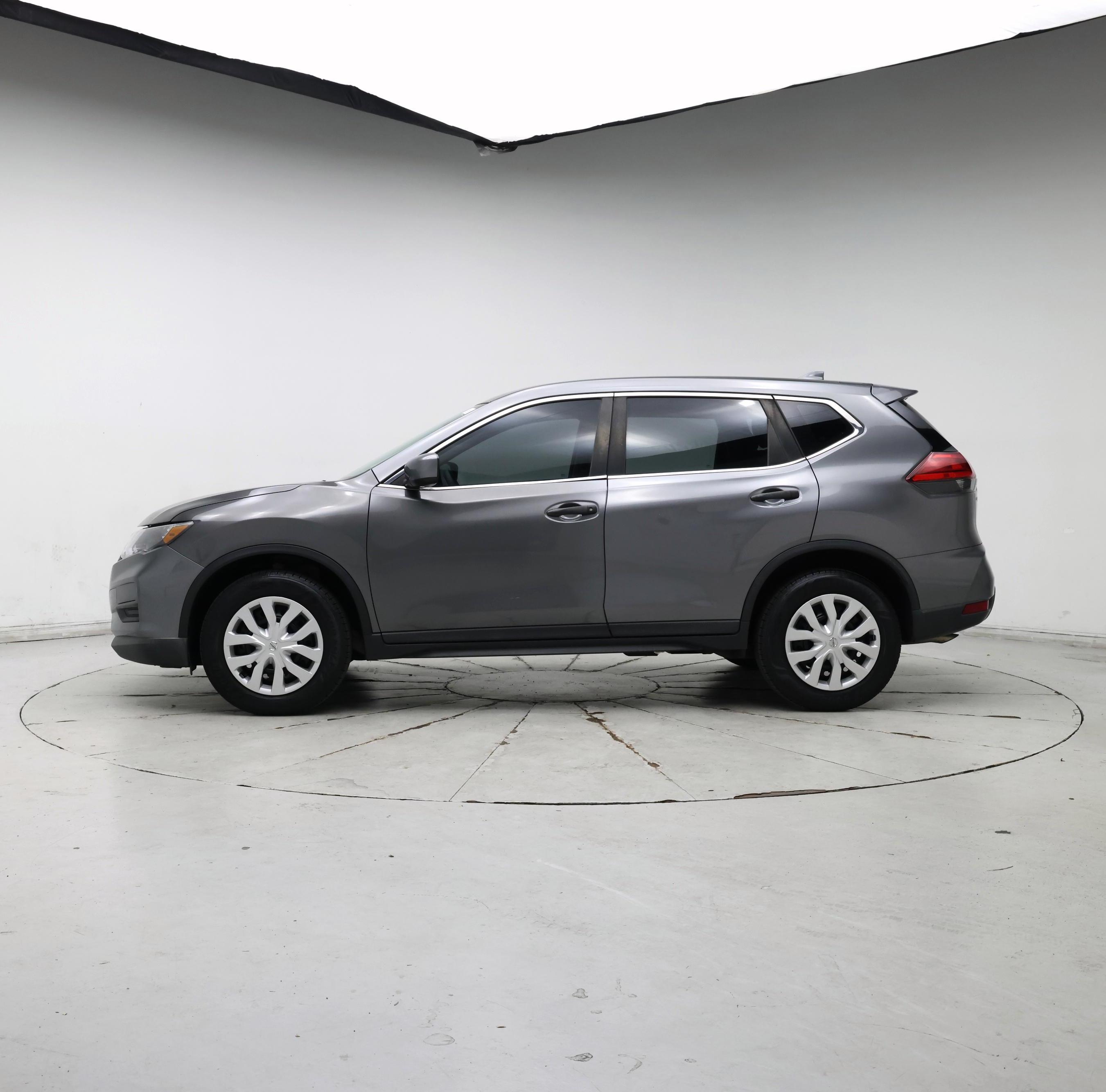 Thumbnail: 2017 Nissan Rogue - 3