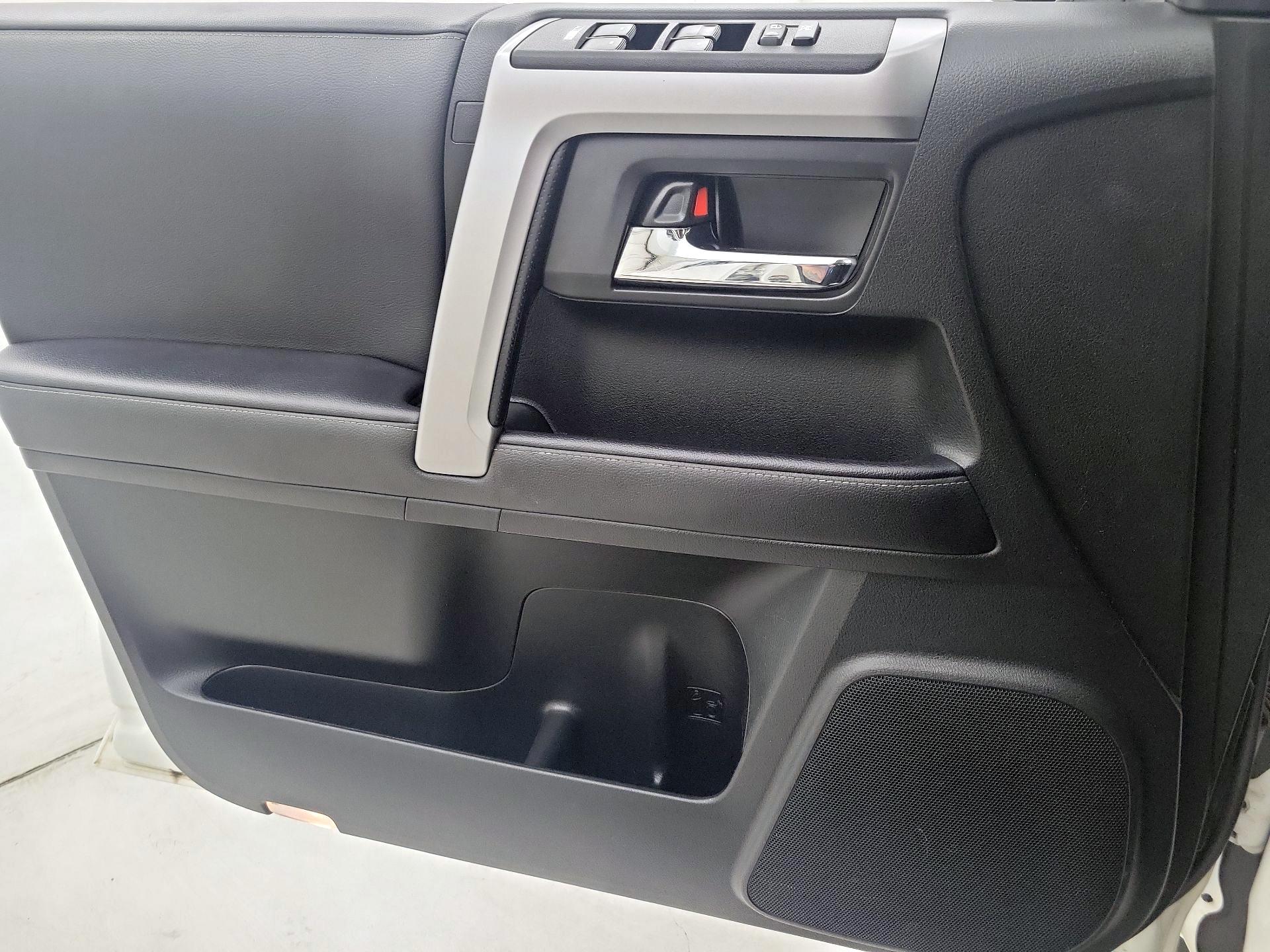 Thumbnail: 2023 Toyota 4Runner - 10