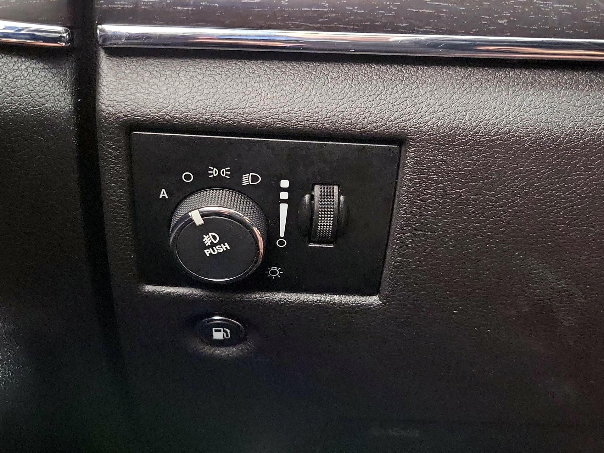 Thumbnail: 2014 Jeep Grand Cherokee - 13