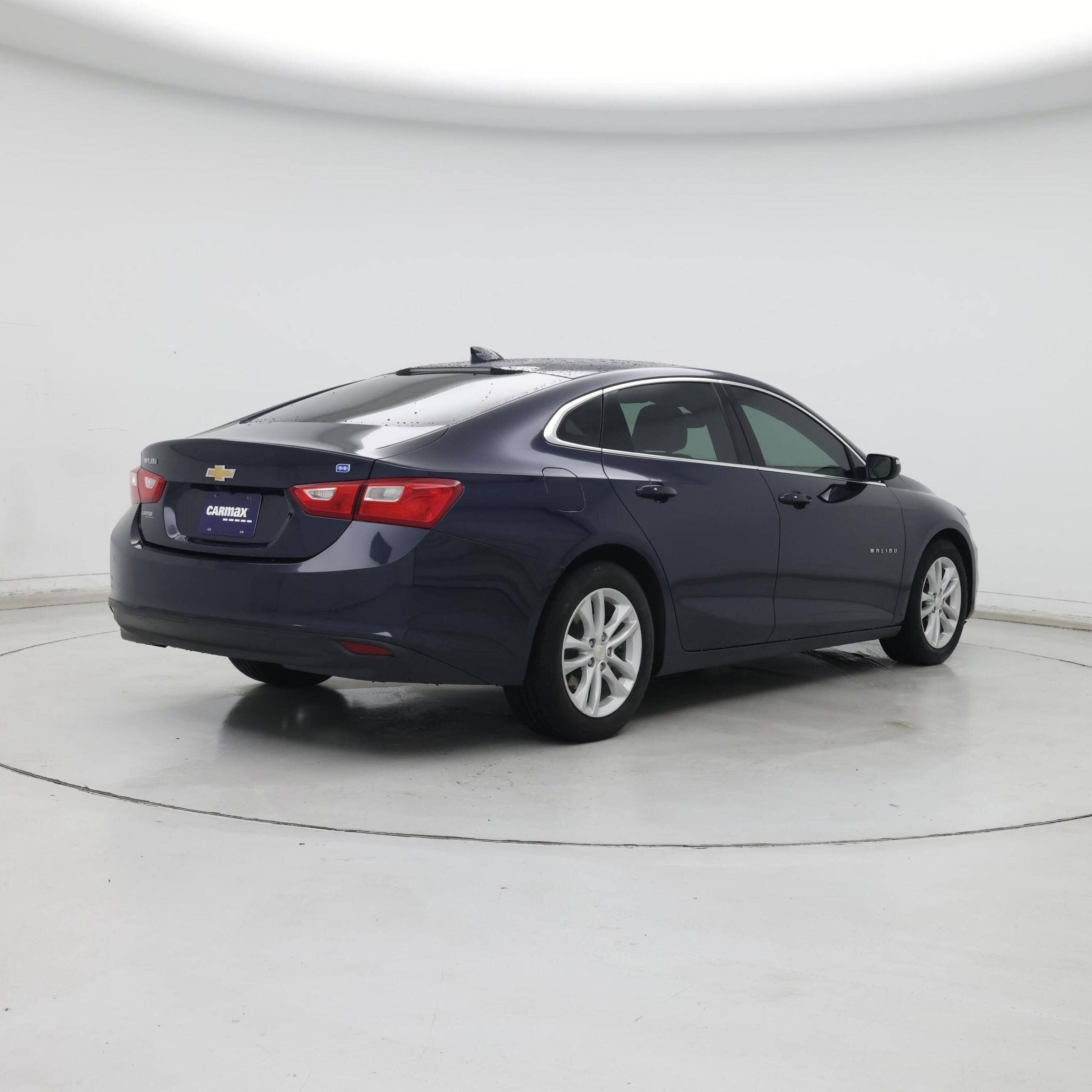 Thumbnail: 2017 Chevrolet Malibu - 8