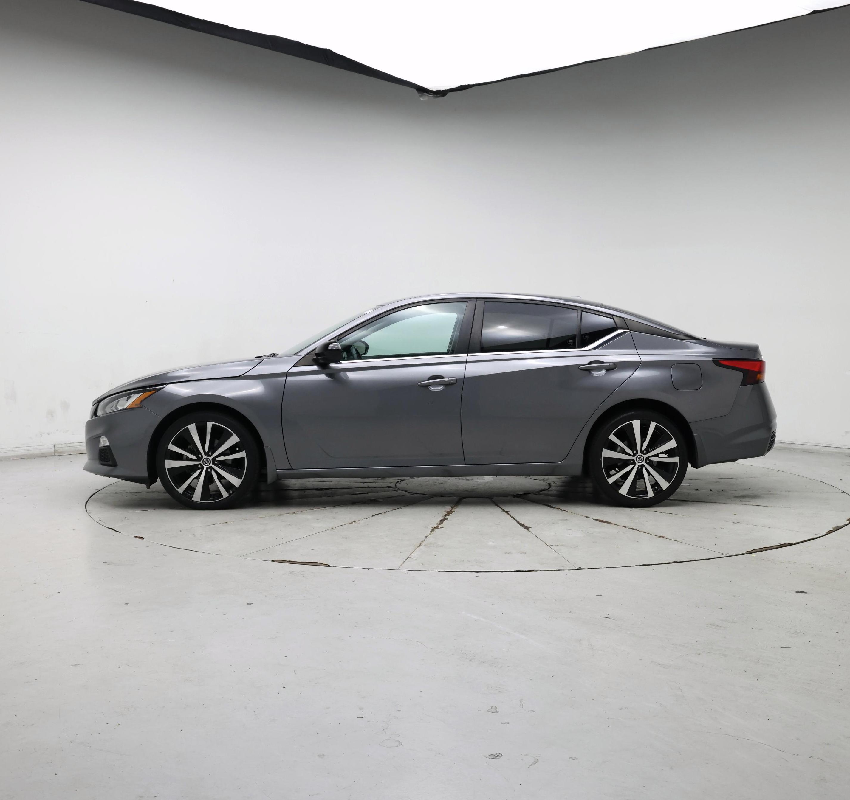 Thumbnail: 2020 Nissan Altima - 3