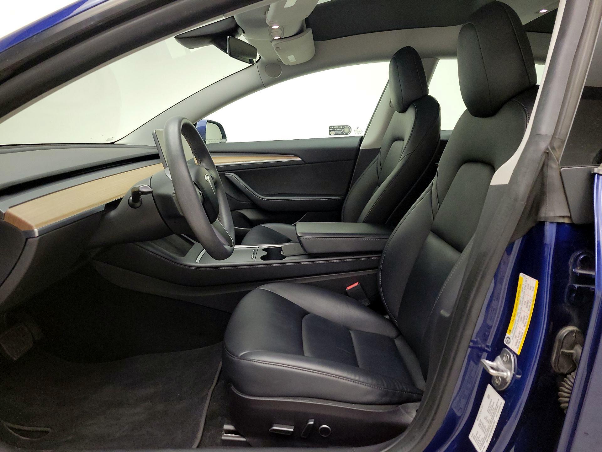 Thumbnail: 2022 Tesla Model 3 - 11