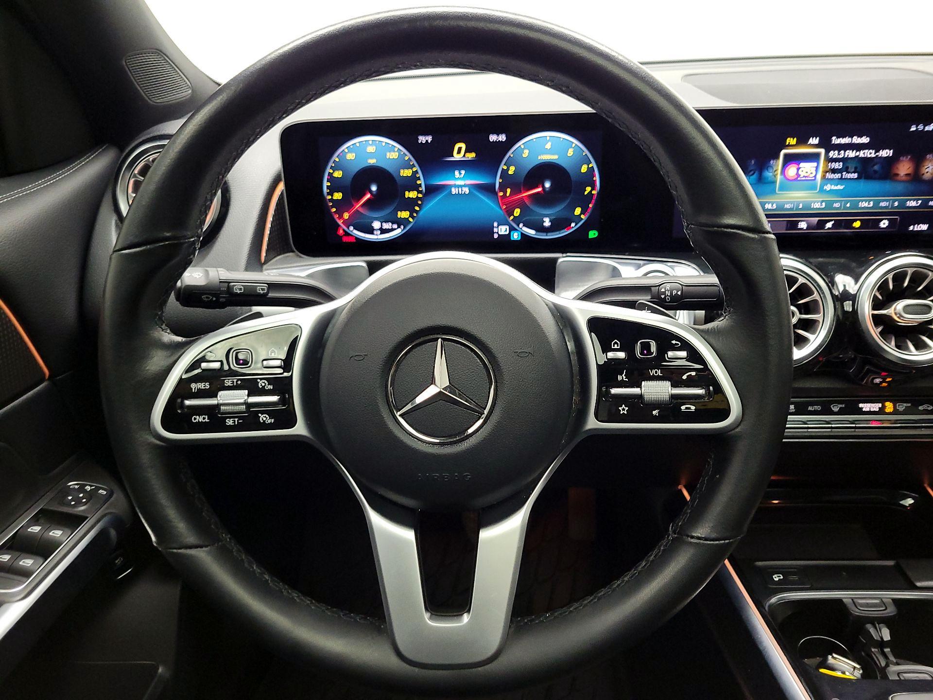 Thumbnail: 2021 Mercedes-Benz GLB - 10