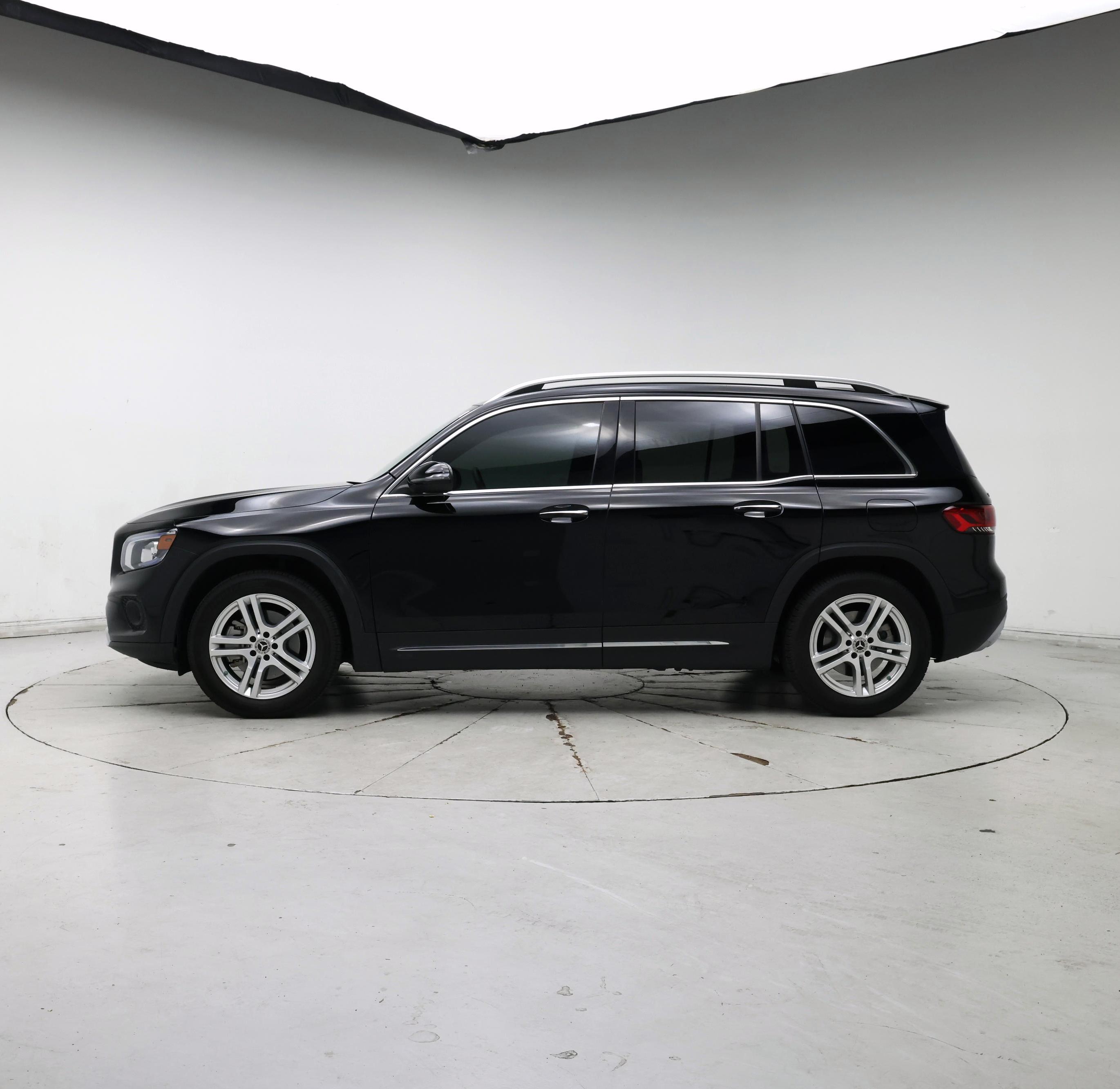 Thumbnail: 2021 Mercedes-Benz GLB - 3