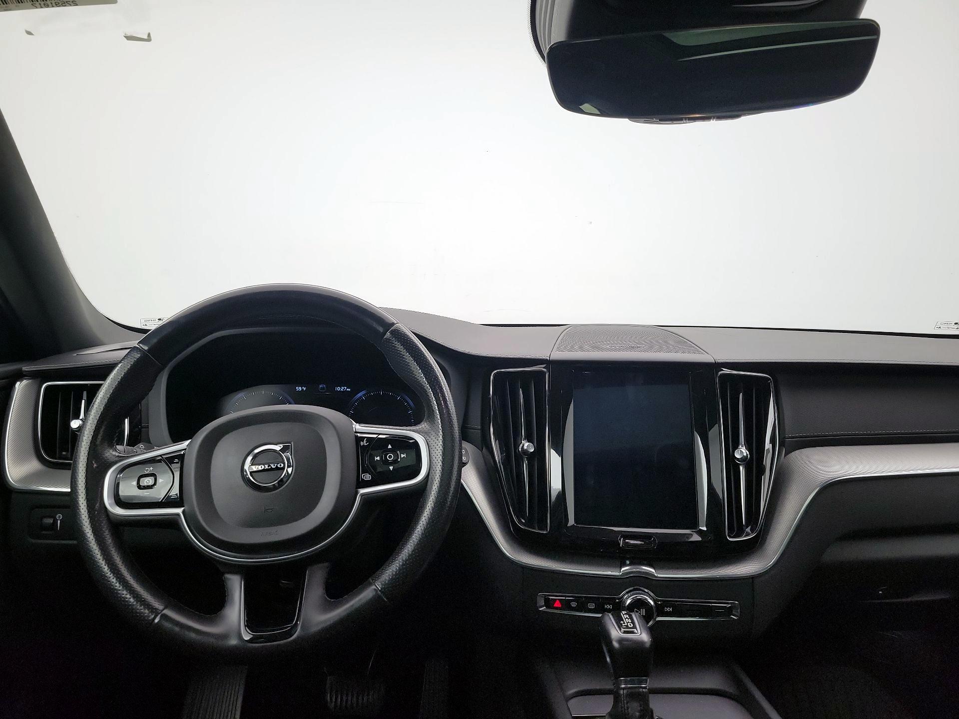 Thumbnail: 2019 Volvo XC60 - 9