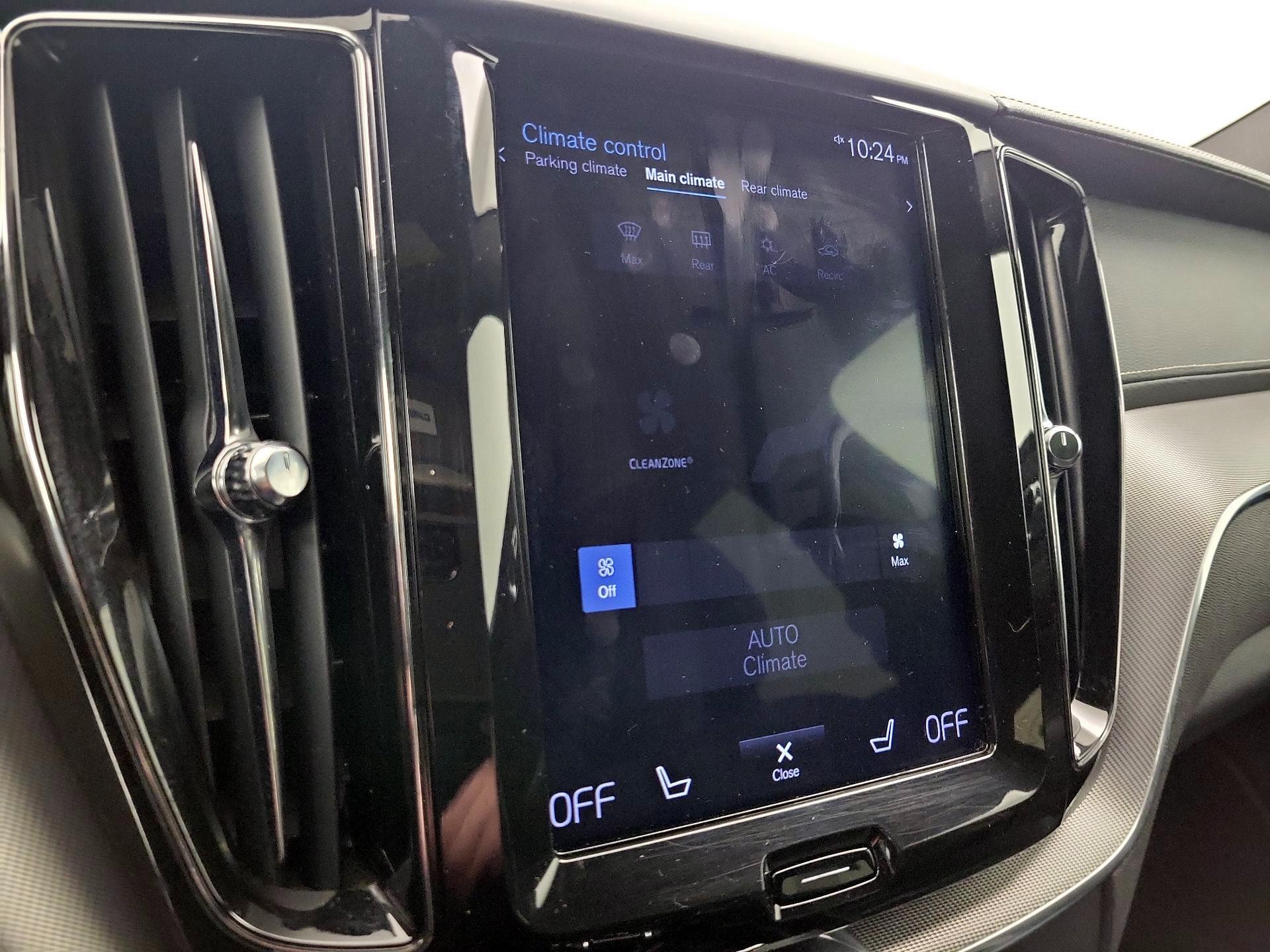 Thumbnail: 2019 Volvo XC60 - 17