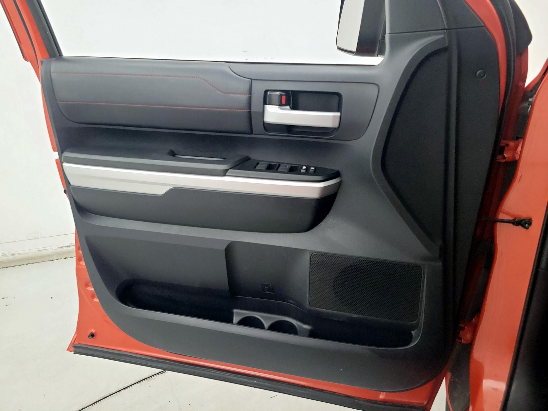 Thumbnail: 2015 Toyota Tundra - 12