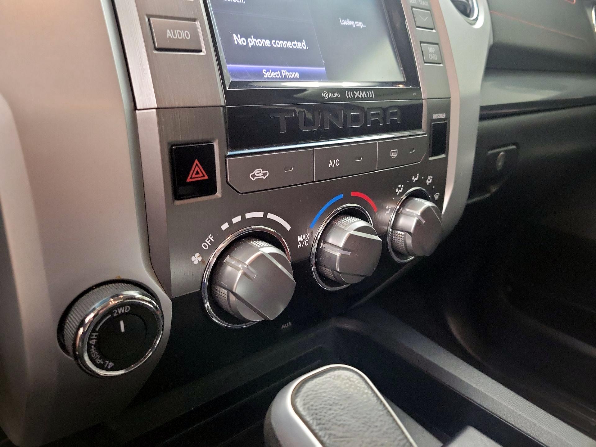 Thumbnail: 2015 Toyota Tundra - 17