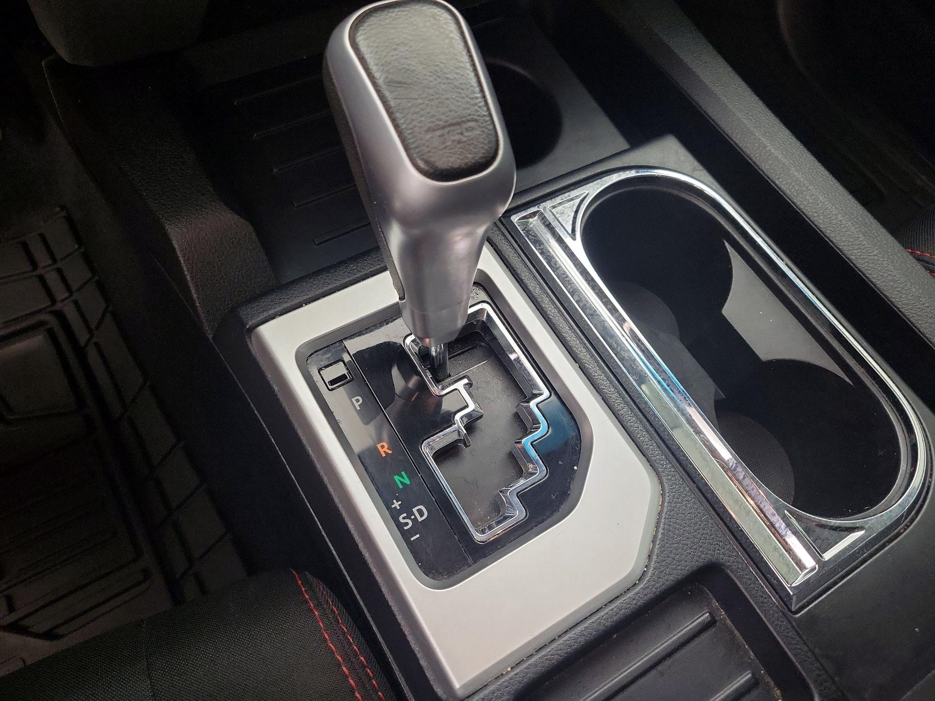 Thumbnail: 2015 Toyota Tundra - 18