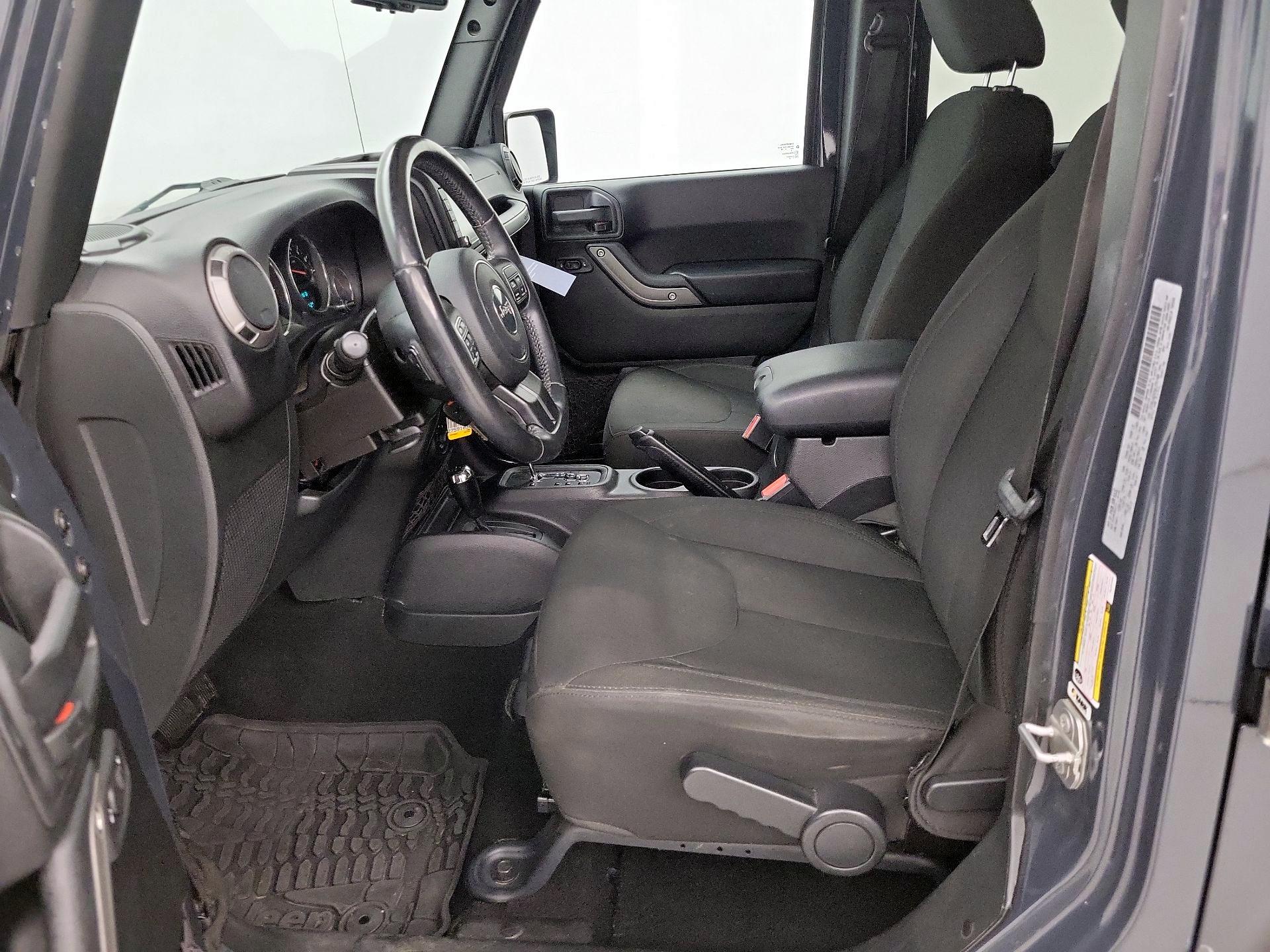 Thumbnail: 2016 Jeep Wrangler - 11