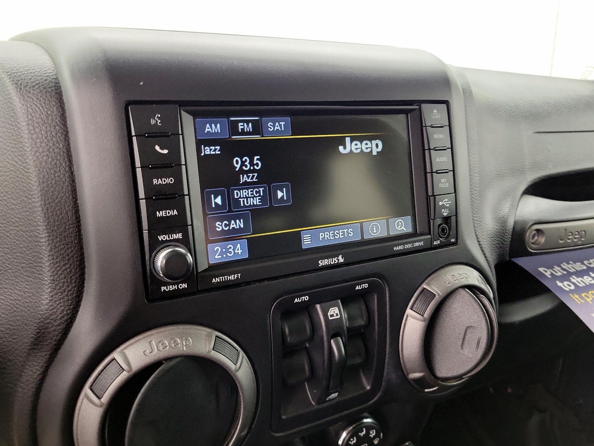 Thumbnail: 2016 Jeep Wrangler - 13