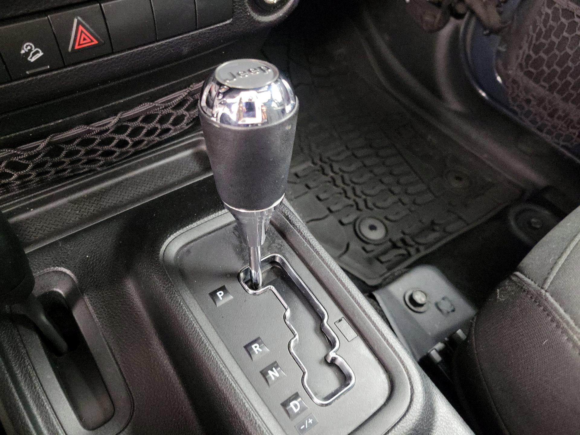 Thumbnail: 2016 Jeep Wrangler - 15