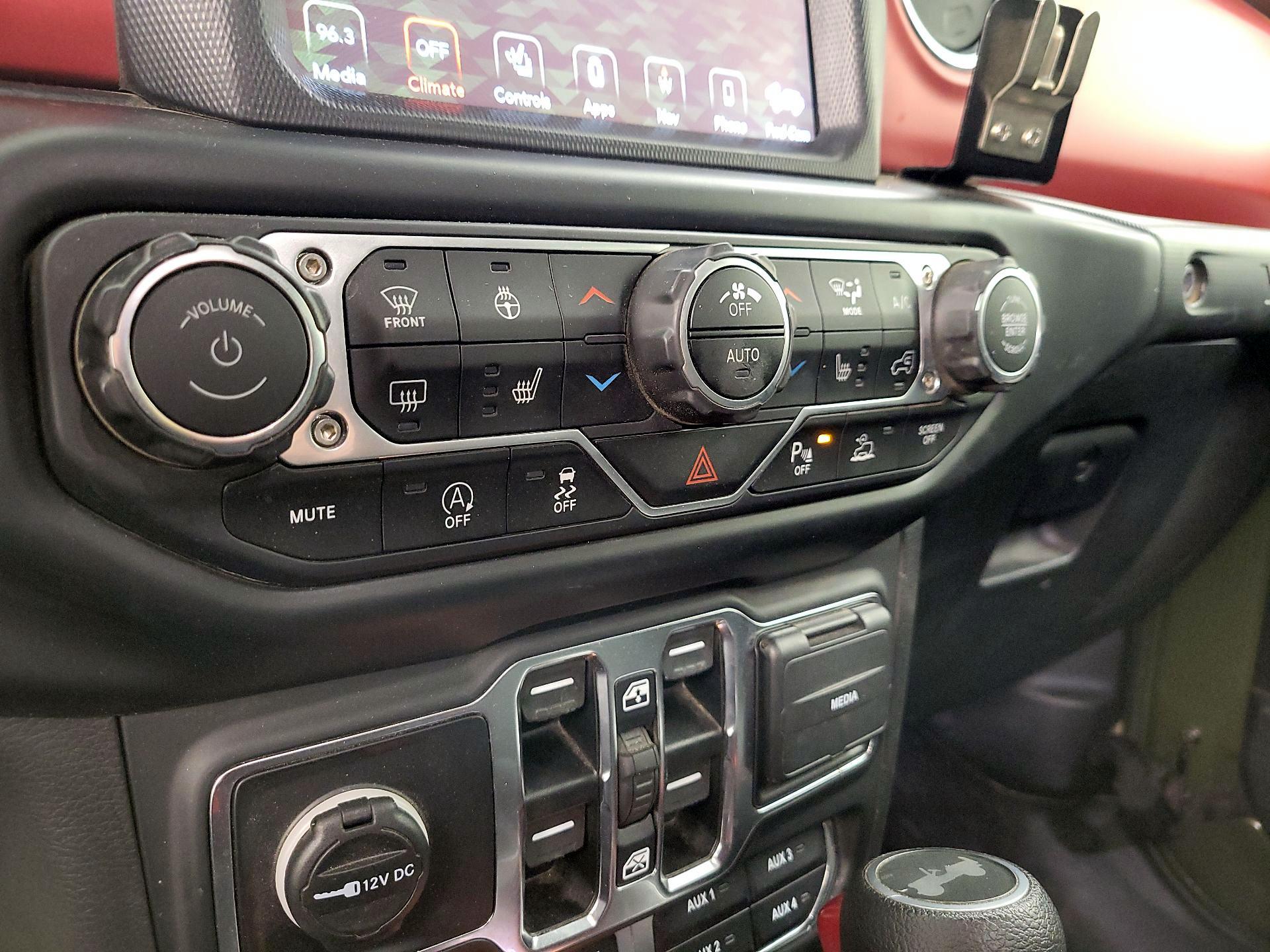 Thumbnail: 2021 Jeep Wrangler - 17