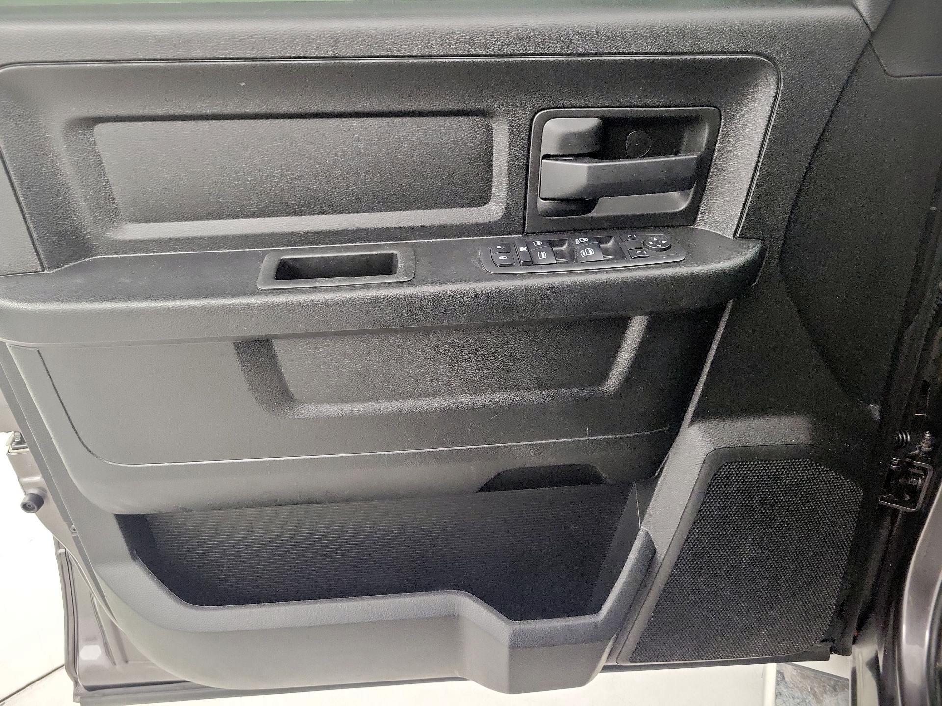 Thumbnail: 2021 RAM 1500 Classic - 12
