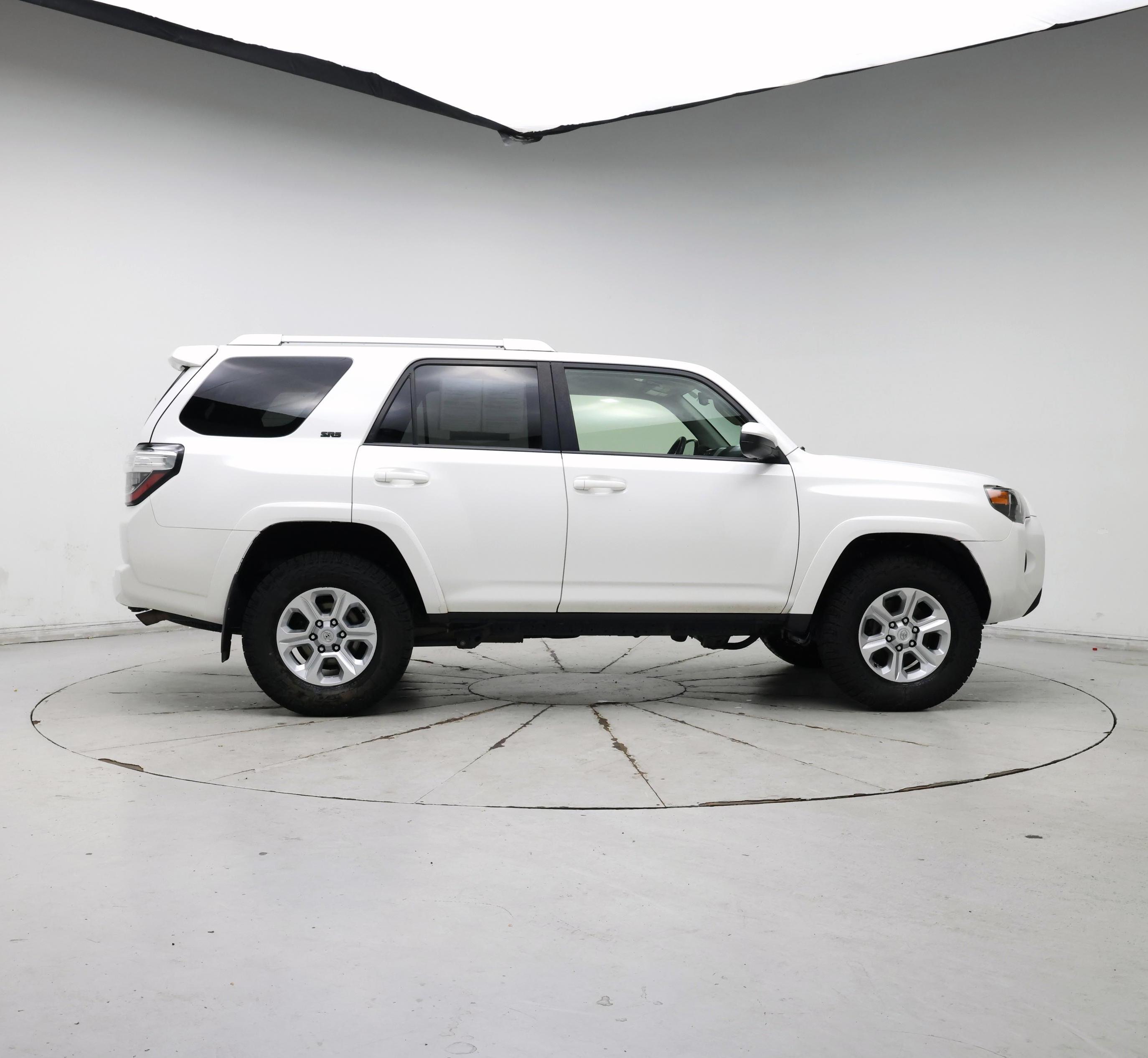 Thumbnail: 2017 Toyota 4Runner - 7