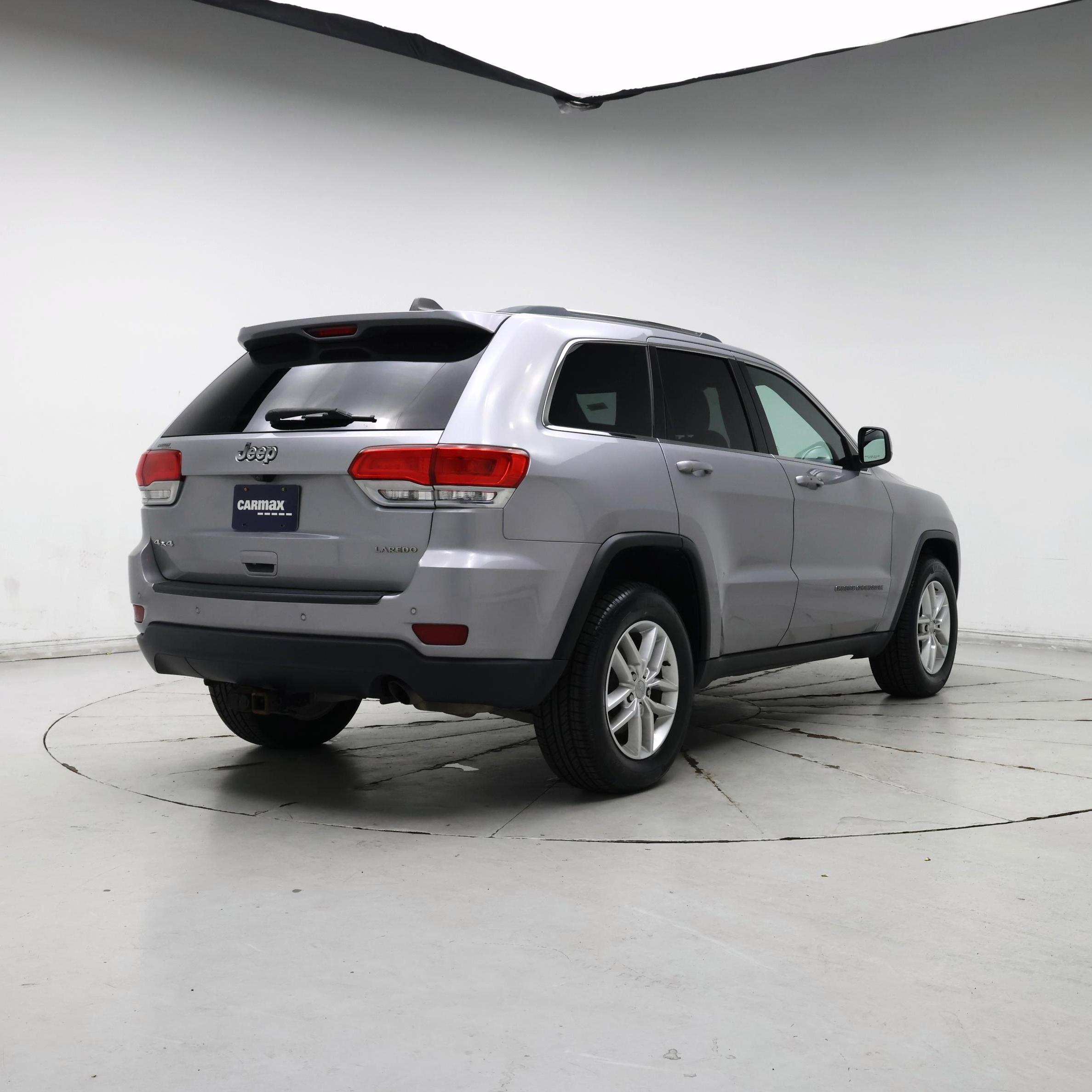 Thumbnail: 2018 Jeep Grand Cherokee - 8