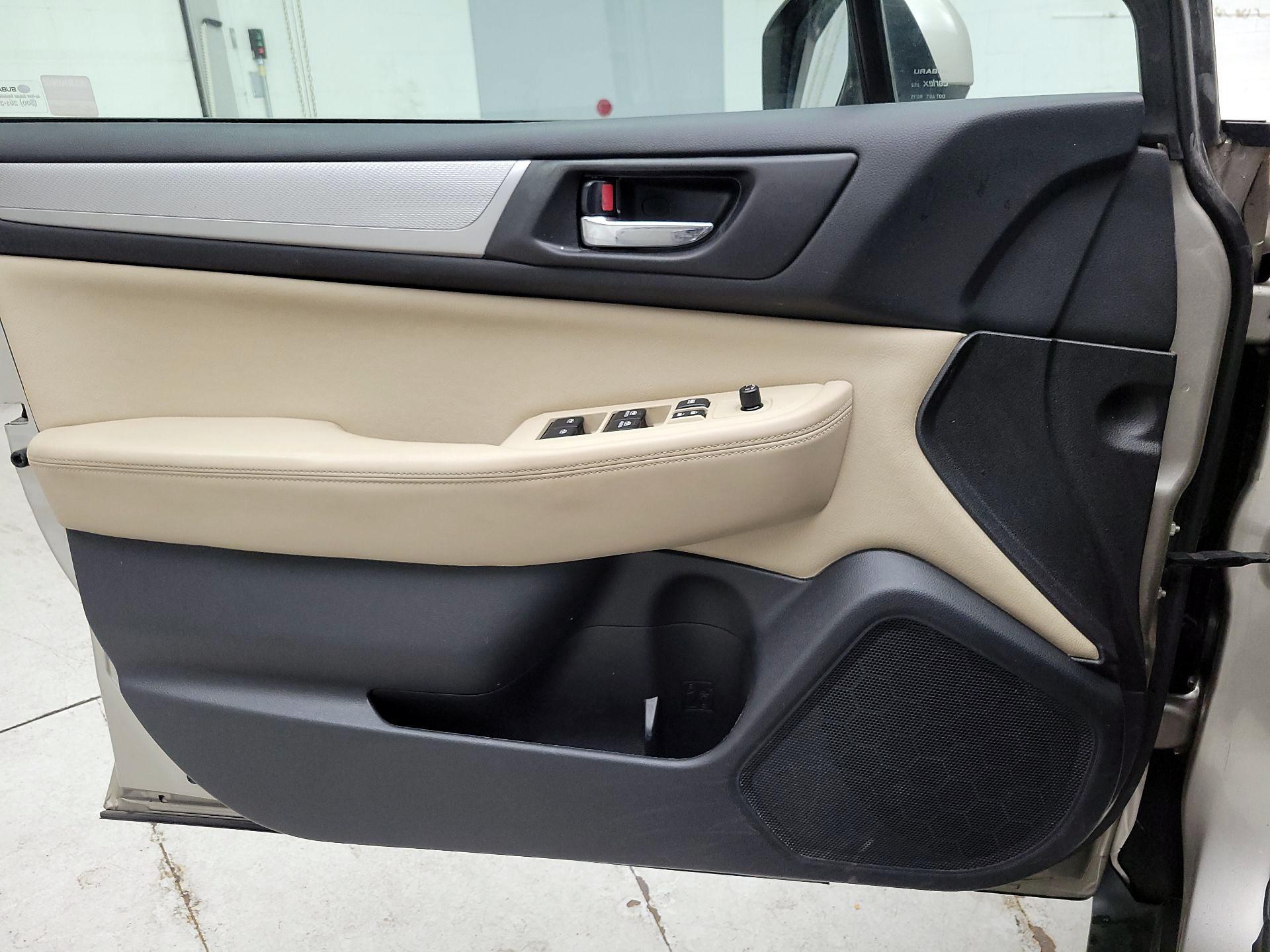 Thumbnail: 2017 Subaru Outback - 10