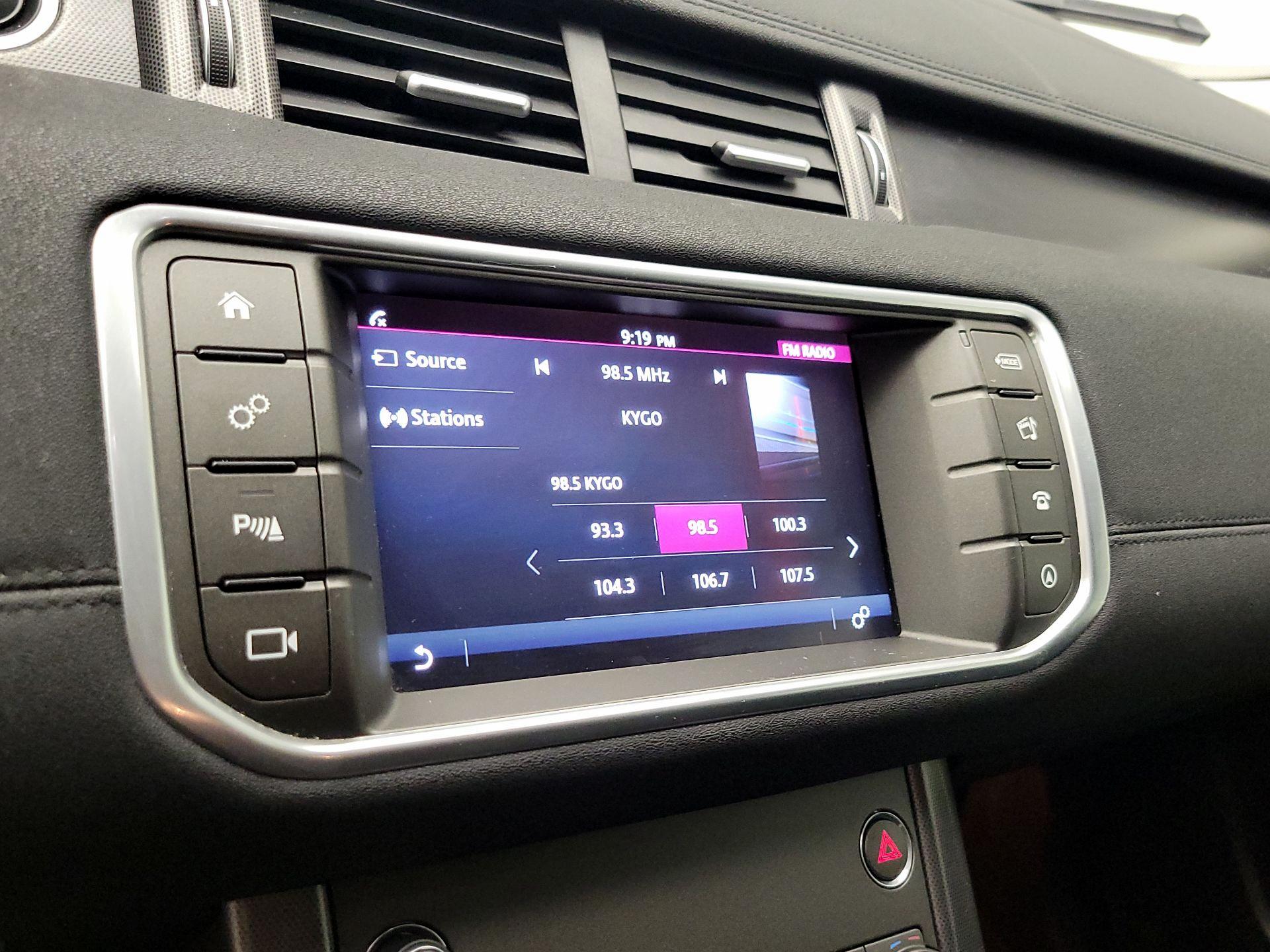 Thumbnail: 2019 Land Rover Range Rover Evoque - 16