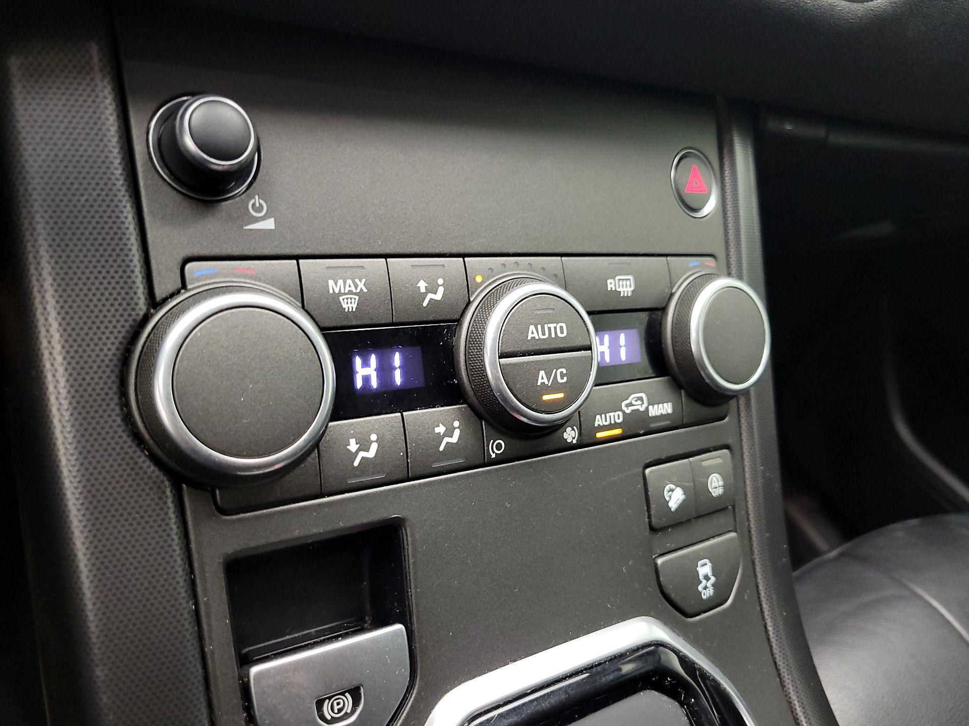 Thumbnail: 2019 Land Rover Range Rover Evoque - 17