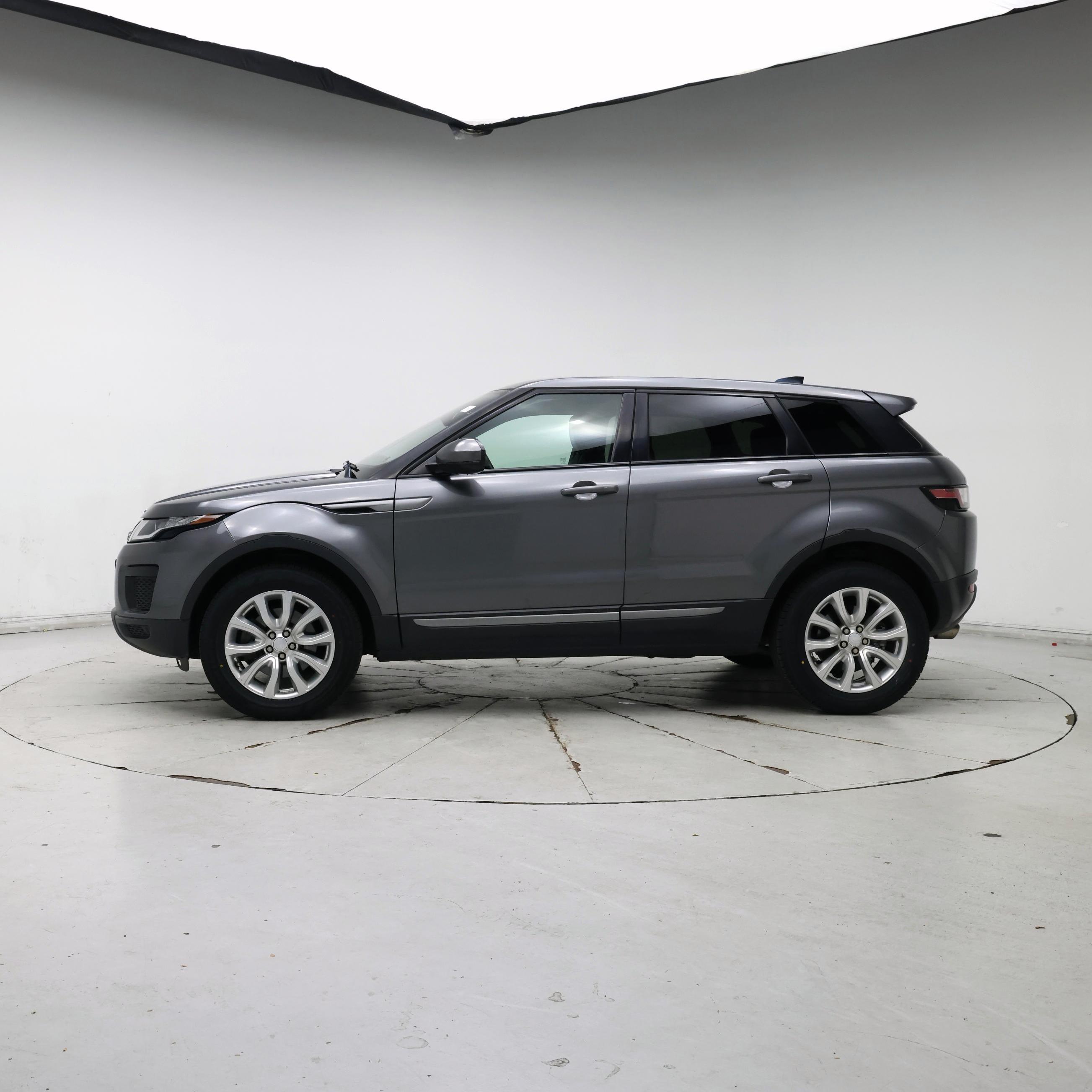 Thumbnail: 2019 Land Rover Range Rover Evoque - 3