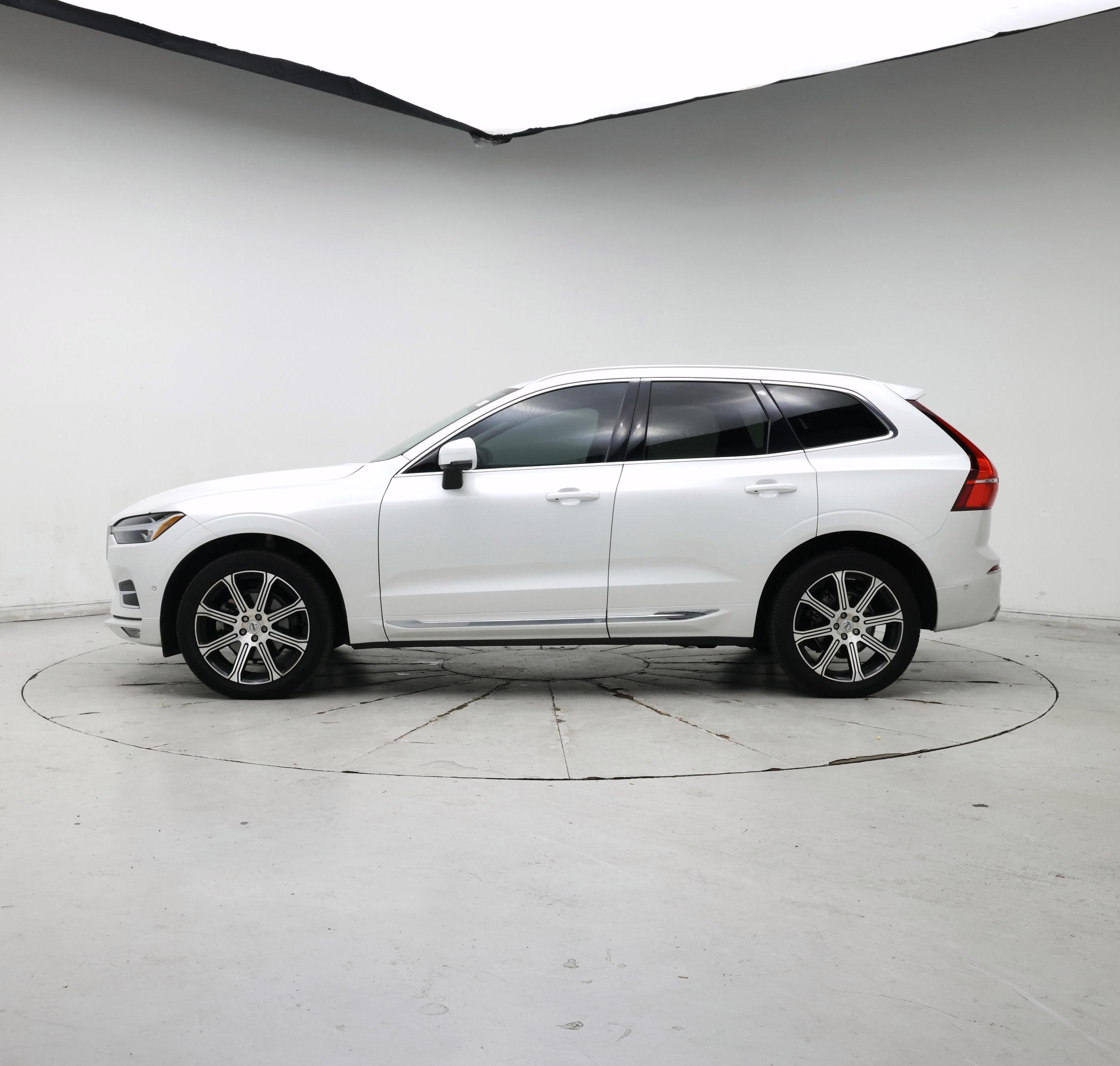 Thumbnail: 2021 Volvo XC60 - 3