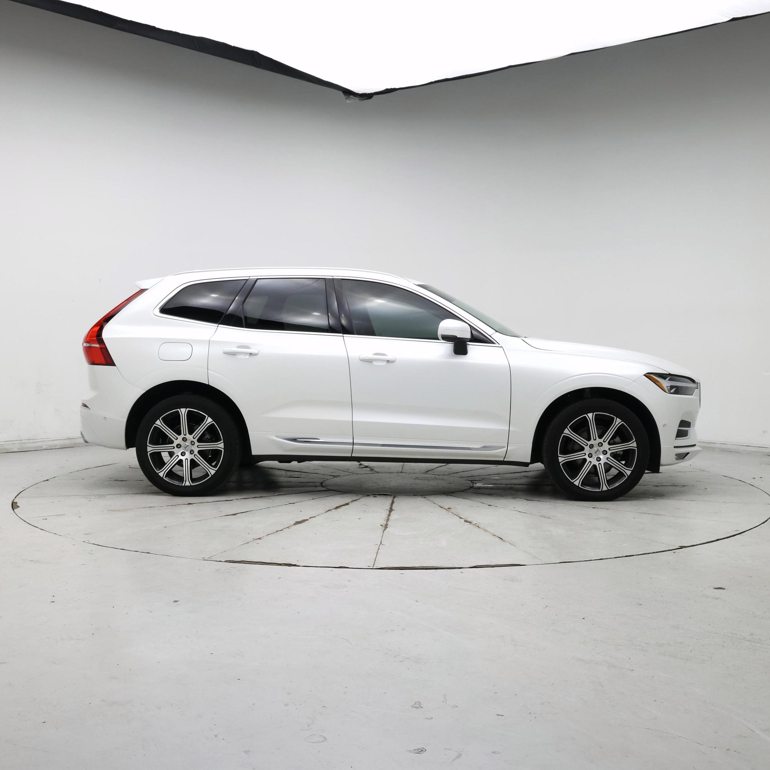 Thumbnail: 2021 Volvo XC60 - 7
