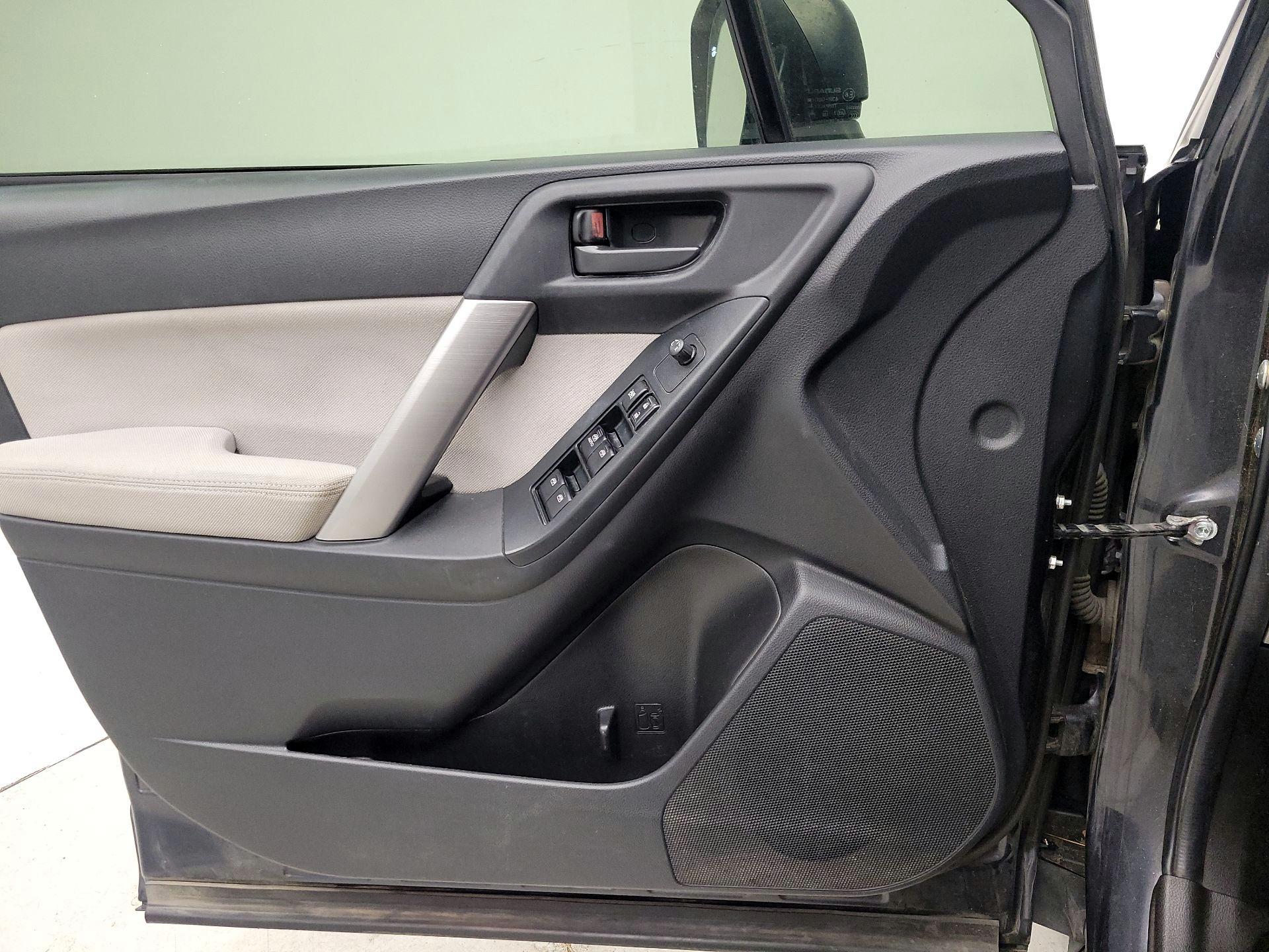 Thumbnail: 2015 Subaru Forester - 12